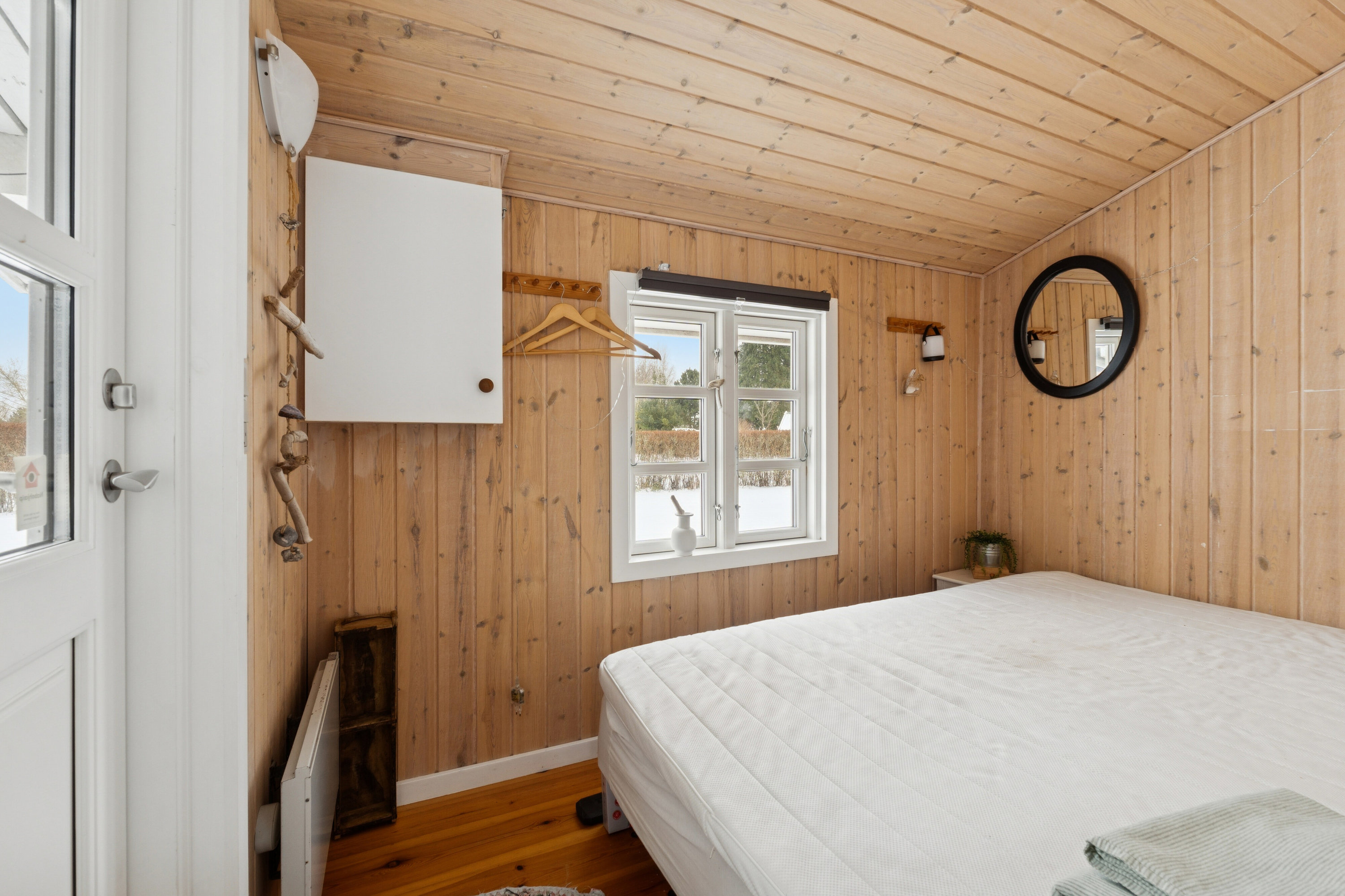 Fremhævet soveværelse billede i fuldskærmstilstand. Billede af Hybenrosevej 2, Tåsinge, 5700 Svendborg