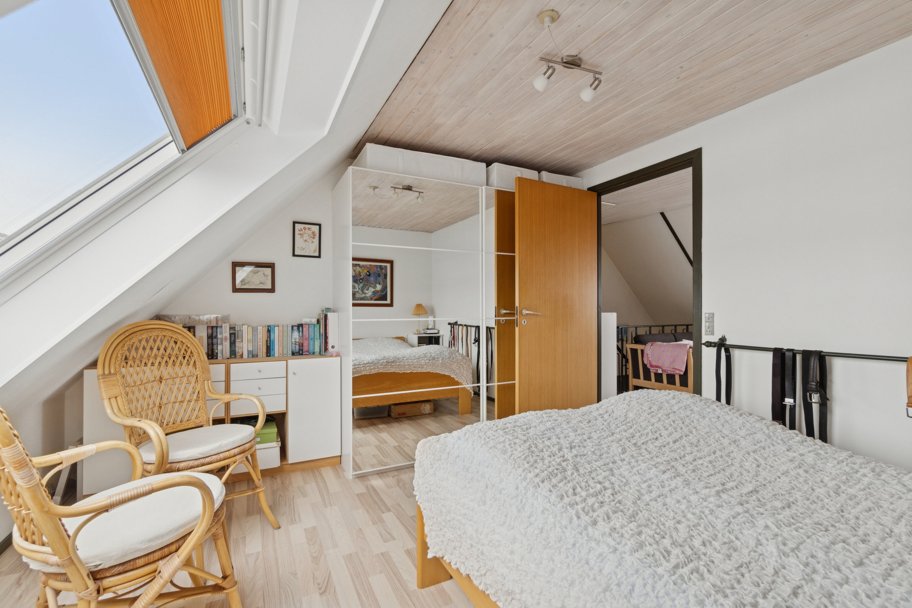 Fremhævet soveværelse billede i fuldskærmstilstand. Billede af Enghøjparken 42, 2650 Hvidovre