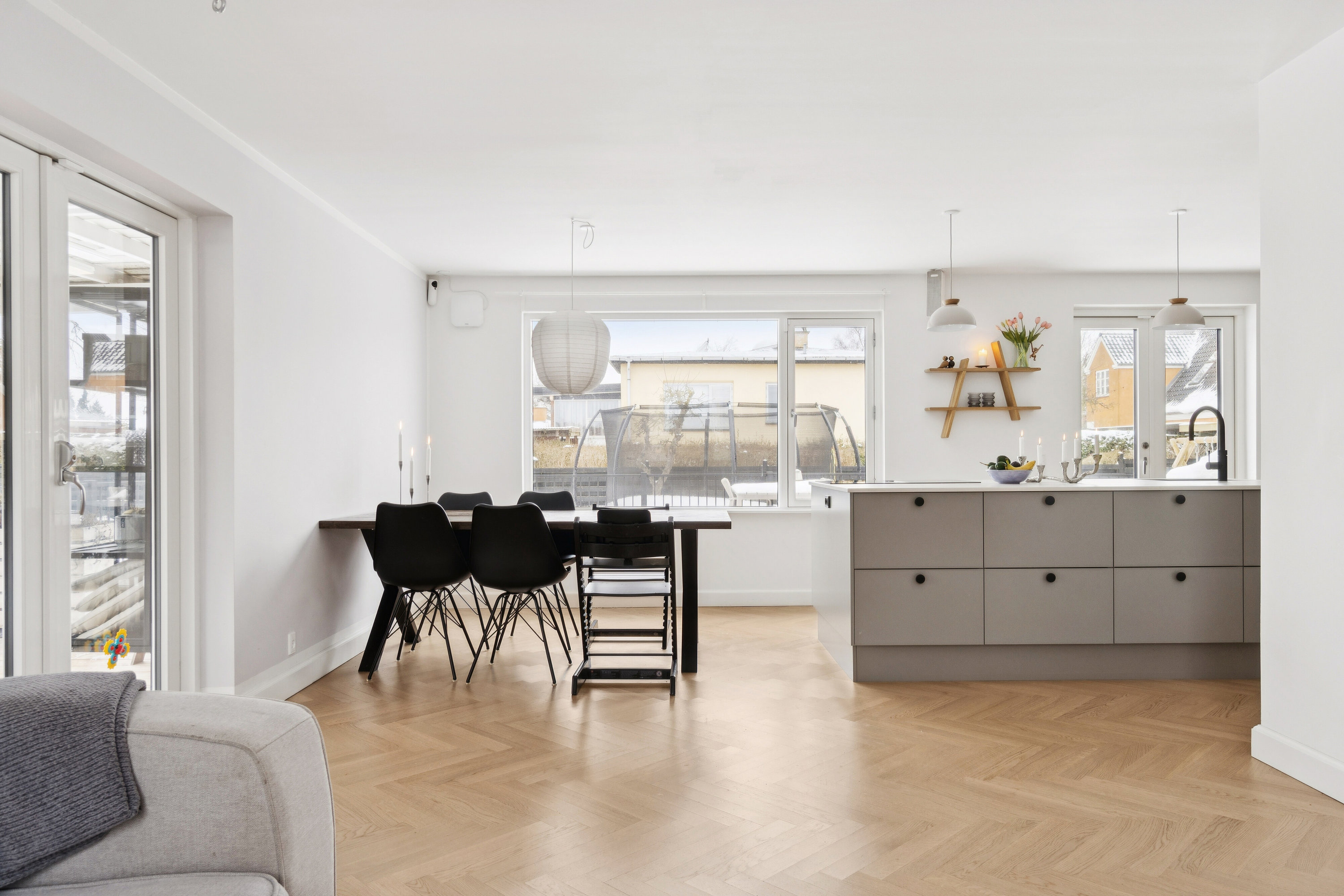 Fremhævet spisestue billede i fuldskærmstilstand. Billede af Christoffers Alle 54, 2800 Kongens Lyngby