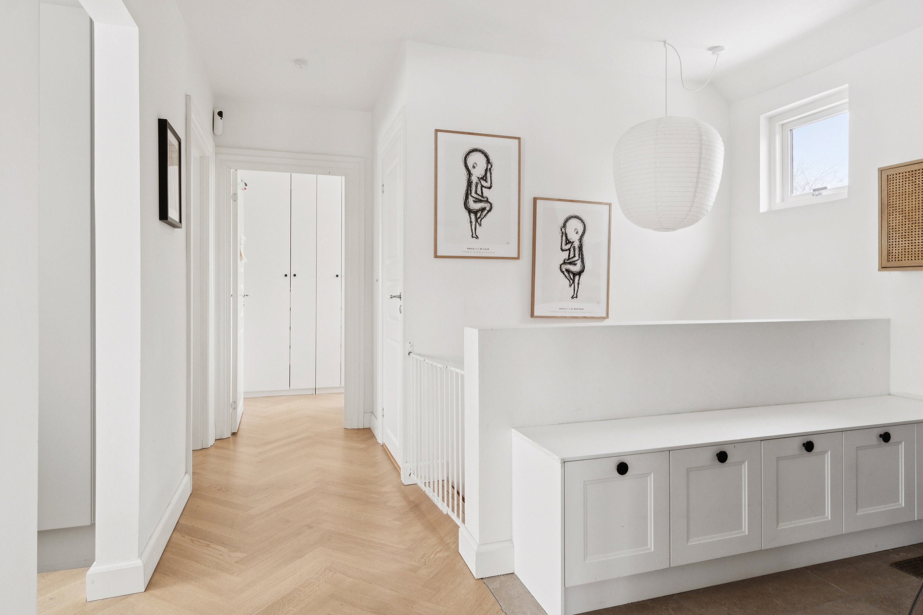 Fremhævet gang billede i fuldskærmstilstand. Billede af Christoffers Alle 54, 2800 Kongens Lyngby