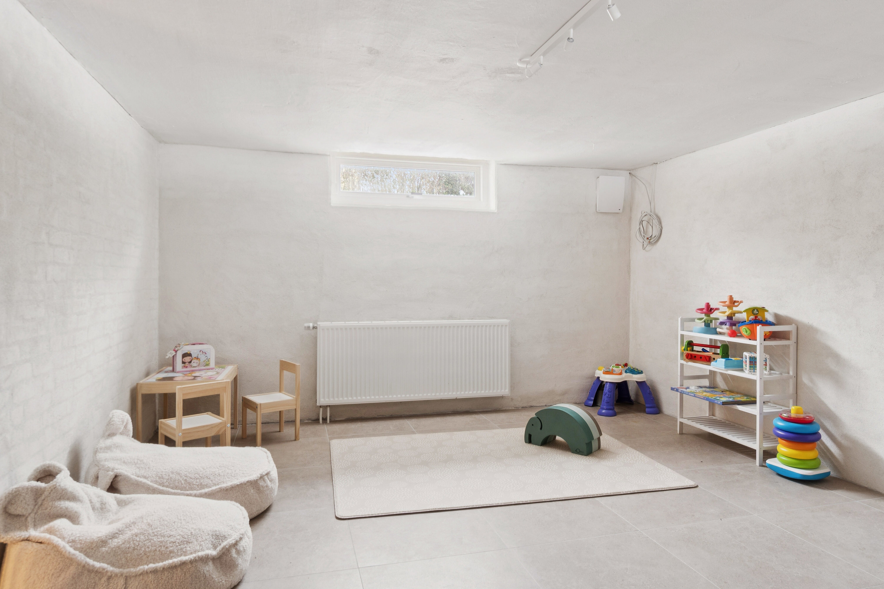 Fremhævet indendørs billede i fuldskærmstilstand. Billede af Christoffers Alle 54, 2800 Kongens Lyngby