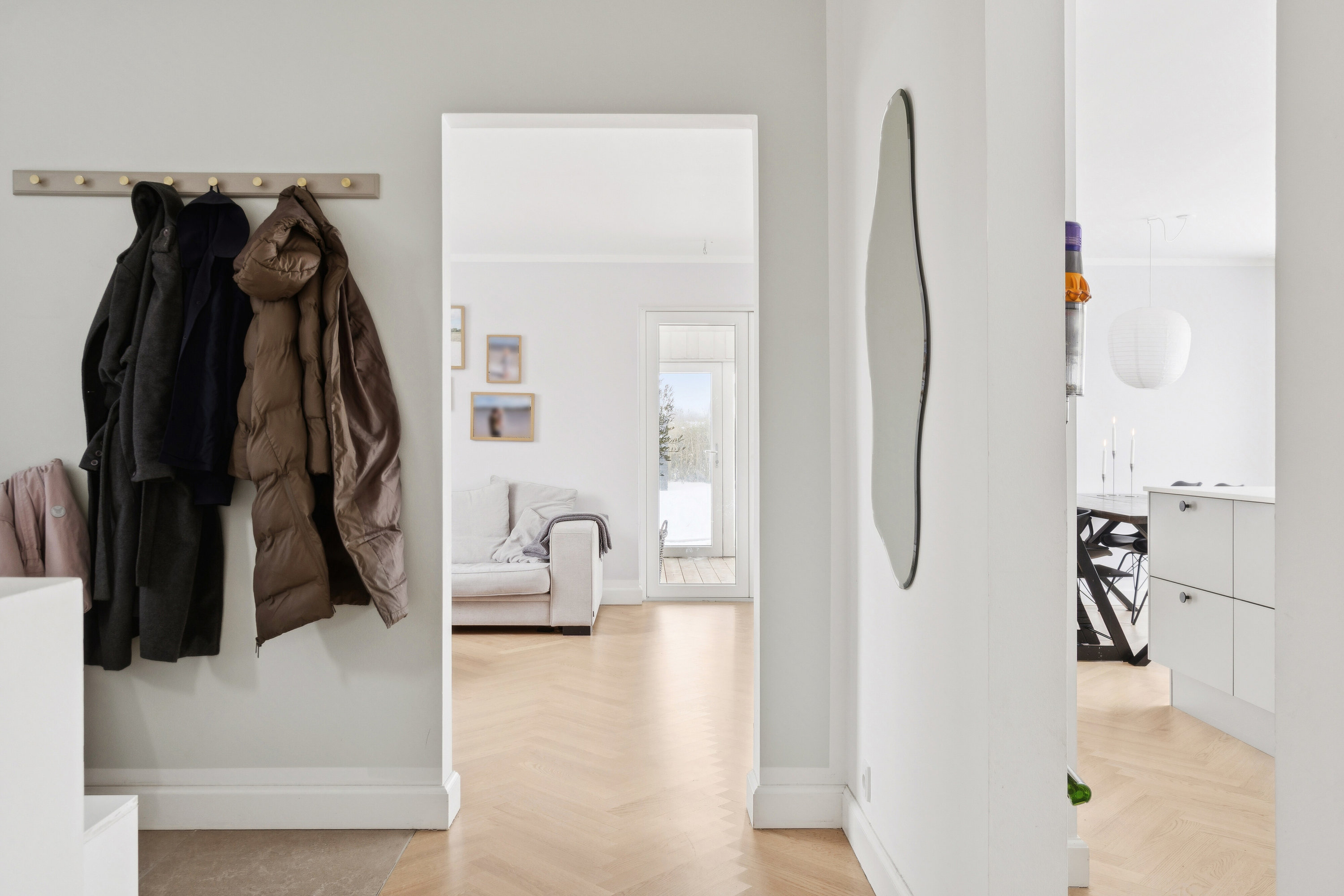 Fremhævet gang billede i fuldskærmstilstand. Billede af Christoffers Alle 54, 2800 Kongens Lyngby