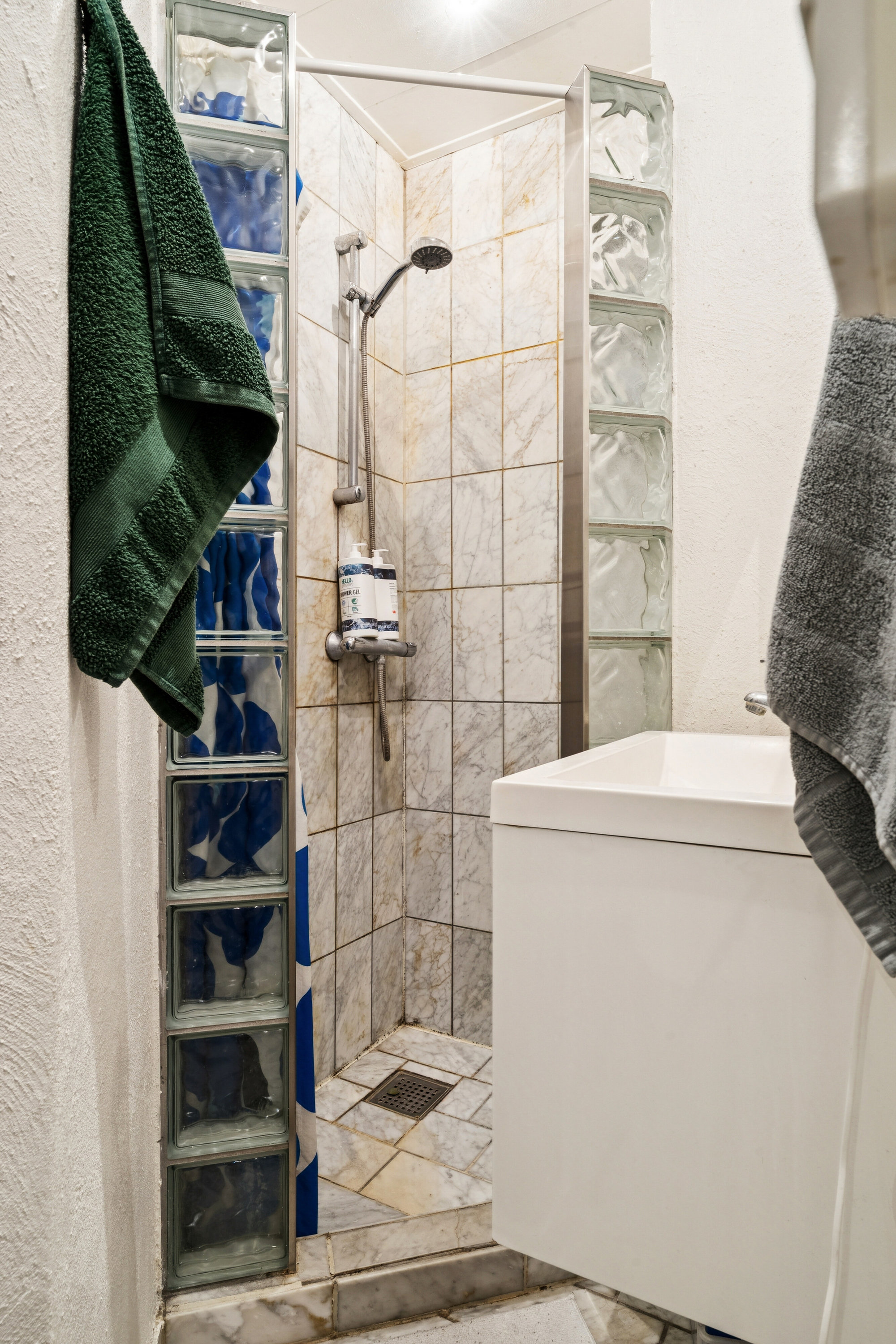 Fremhævet badeværelse billede i fuldskærmstilstand. Billede af Lyneborggade 3, 1. th., 2300 København S