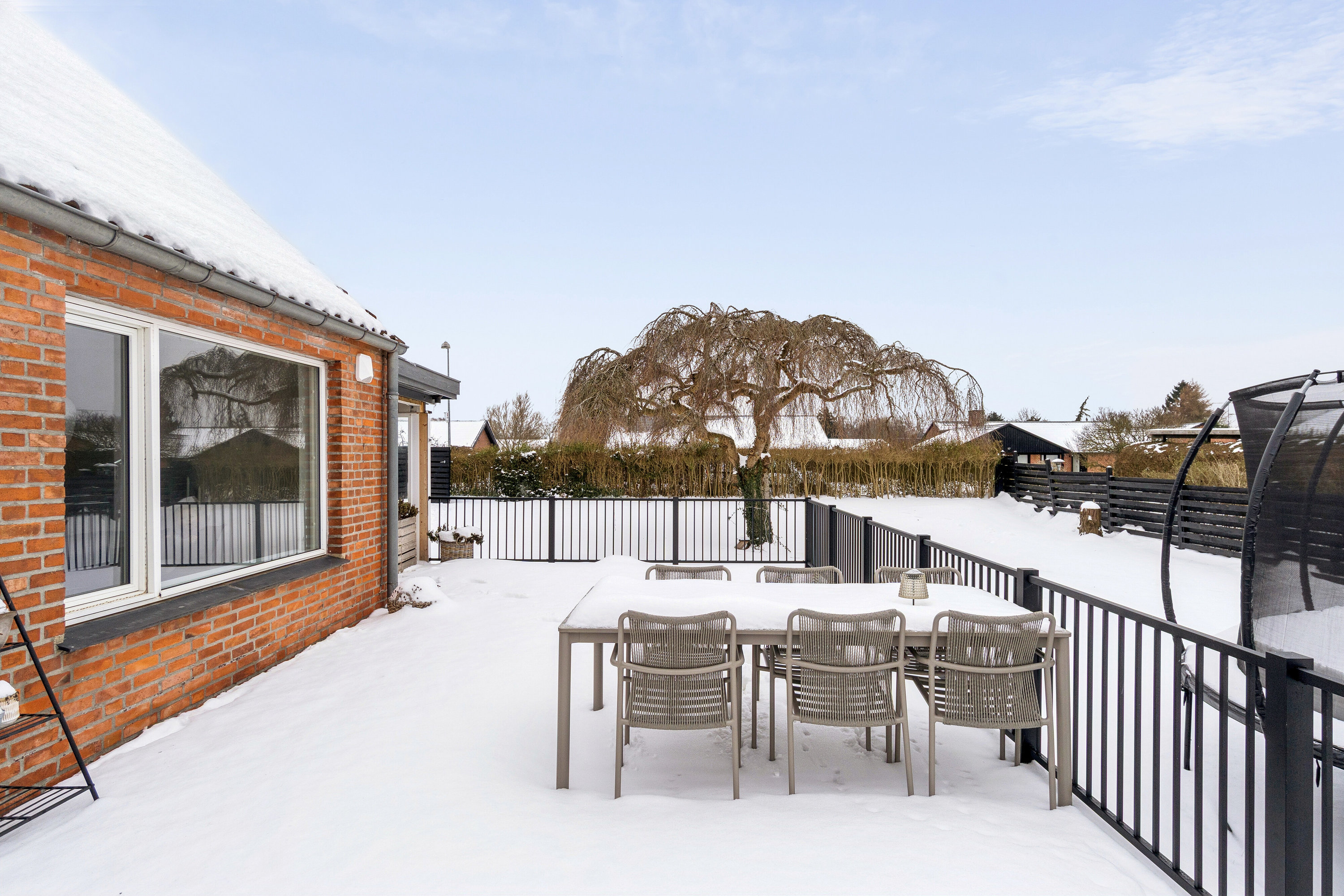 Fremhævet terrasse billede i fuldskærmstilstand. Billede af Christoffers Alle 54, 2800 Kongens Lyngby