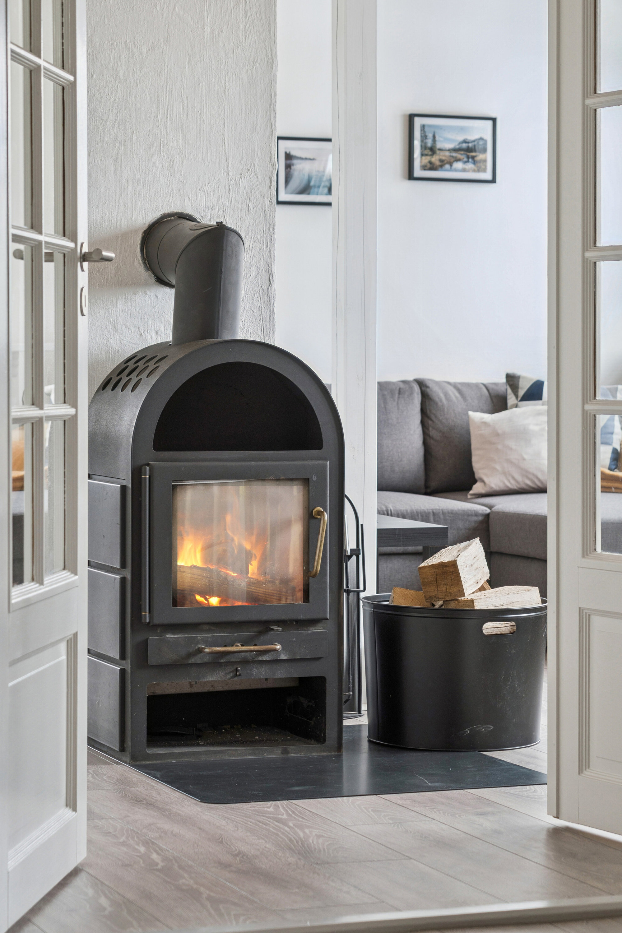 Fremhævet stue billede i fuldskærmstilstand. Billede af Damvej 1, 4750 Lundby