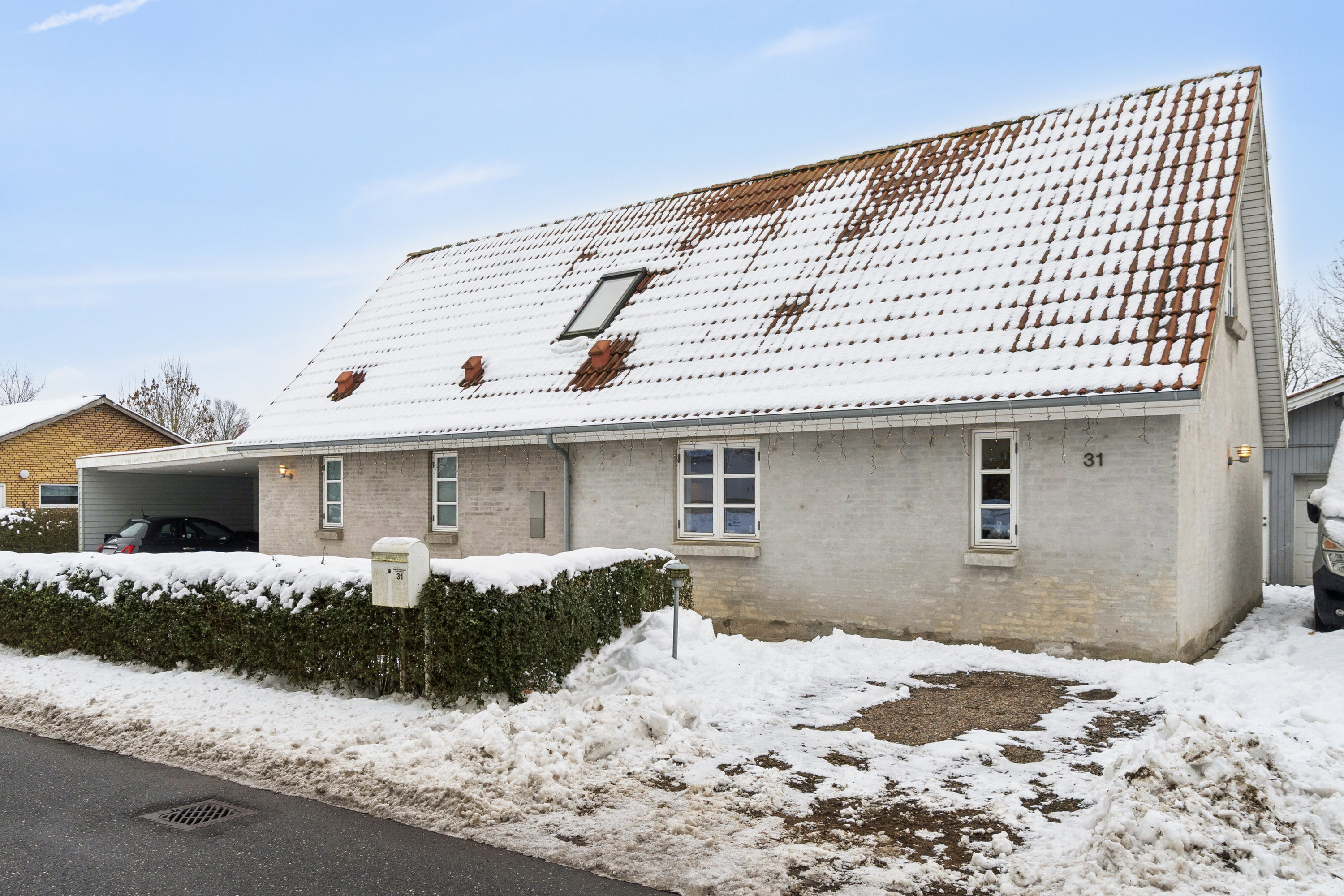 Fremhævet set fra vejen billede i fuldskærmstilstand. Billede af Rugtvedvej 31, Forsinge, 4490 Jerslev Sjælland