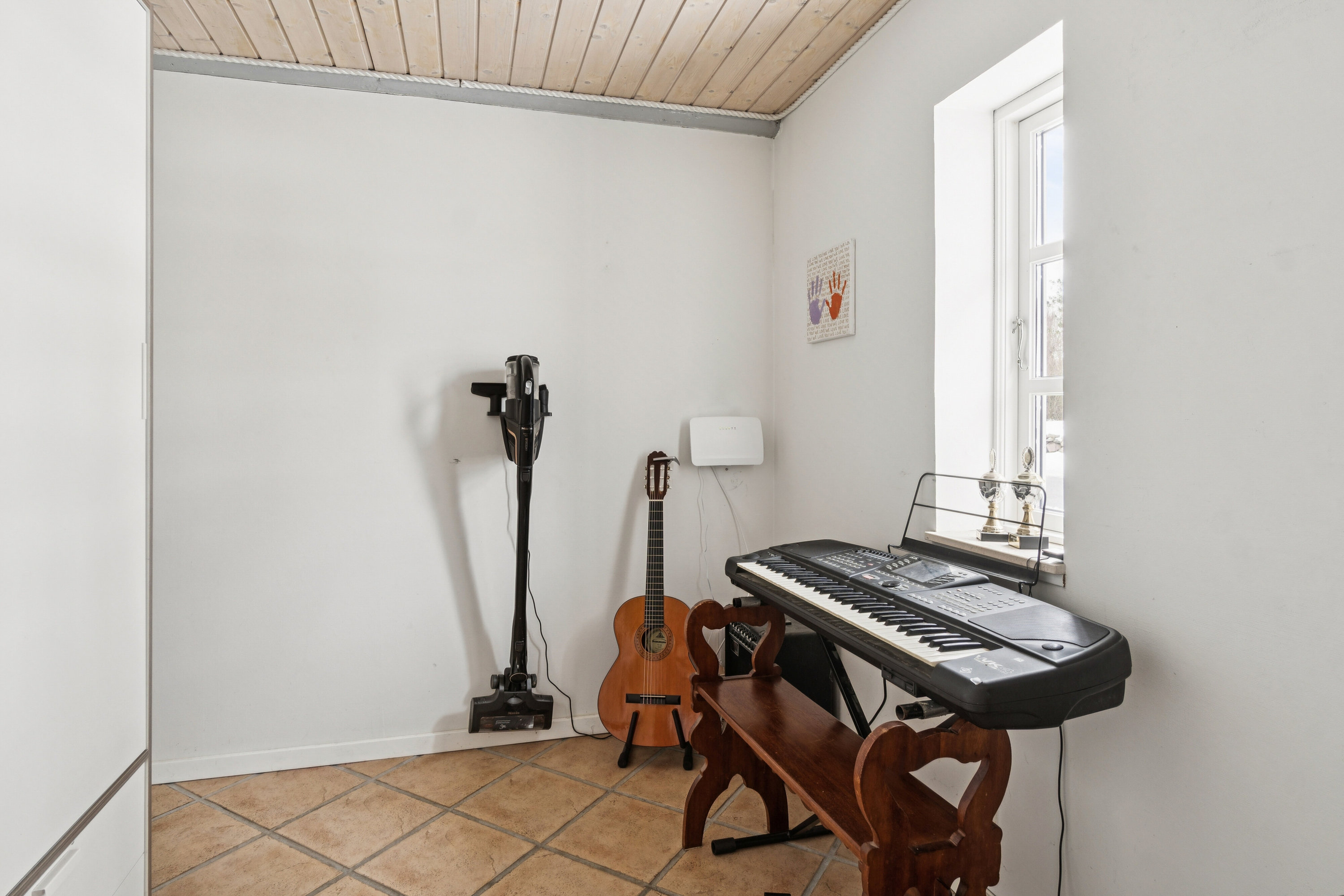 Fremhævet kontor billede i fuldskærmstilstand. Billede af Rugtvedvej 31, Forsinge, 4490 Jerslev Sjælland