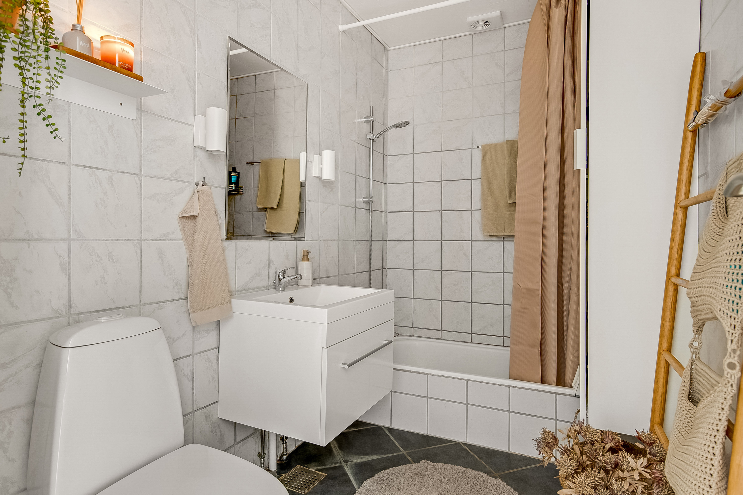 Fremhævet badeværelse billede i fuldskærmstilstand. Billede af El-Vej 4, Seest, 6000 Kolding