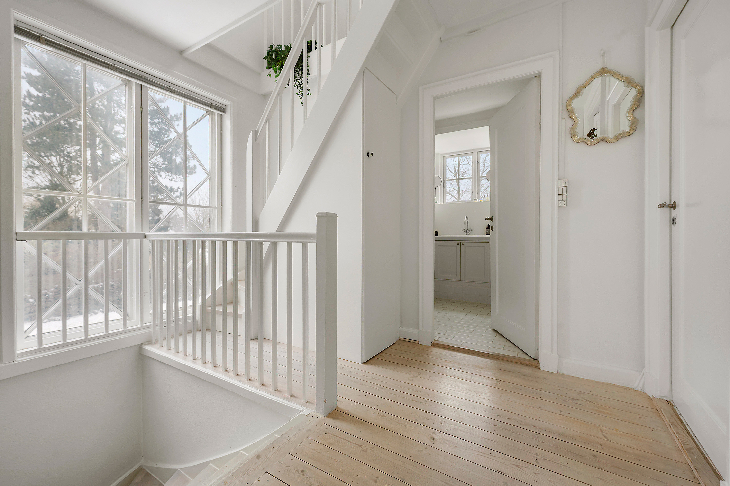 Fremhævet entré billede i fuldskærmstilstand. Billede af Hjortevangen 3, 2920 Charlottenlund