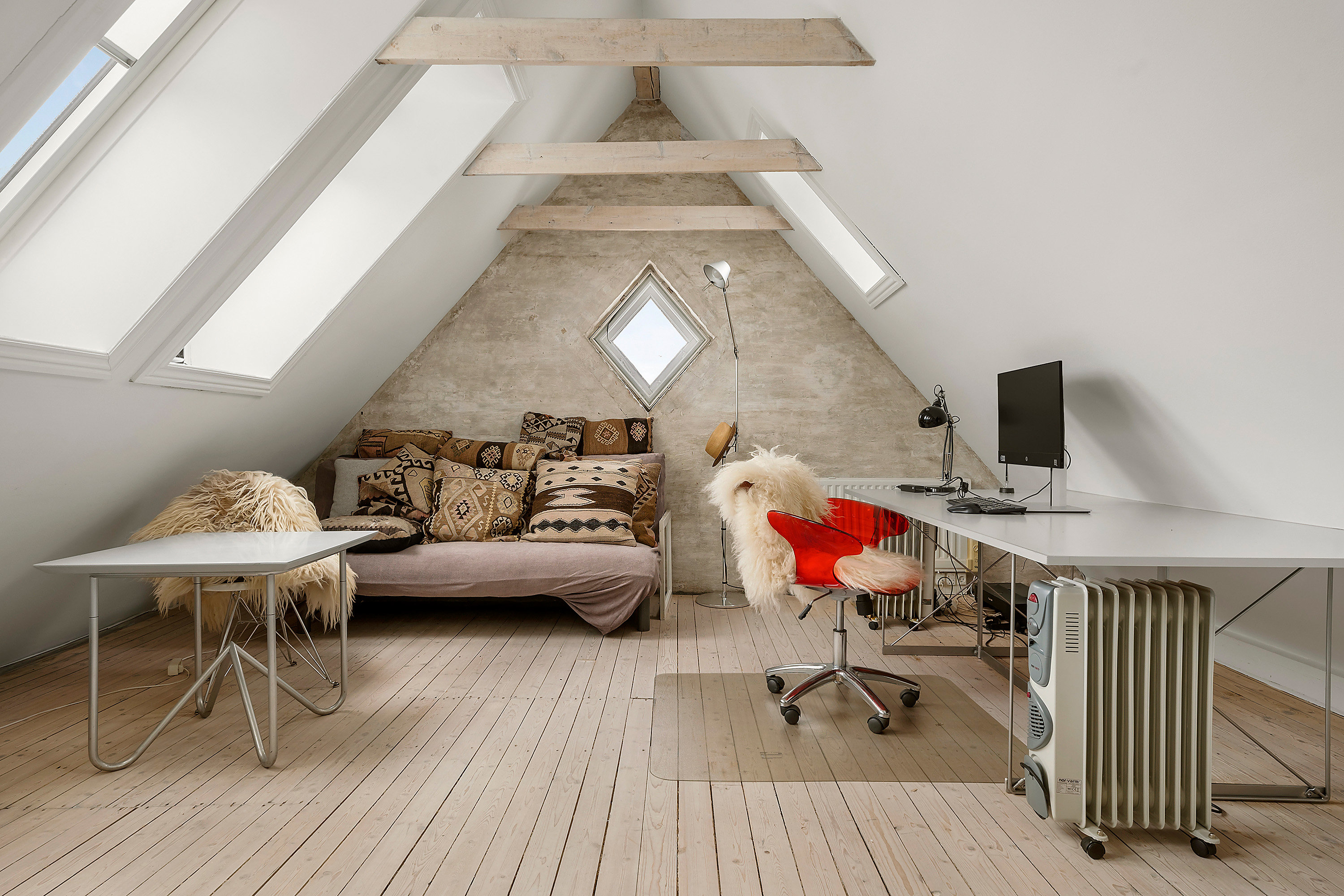 Fremhævet stue billede i fuldskærmstilstand. Billede af Hjortevangen 3, 2920 Charlottenlund