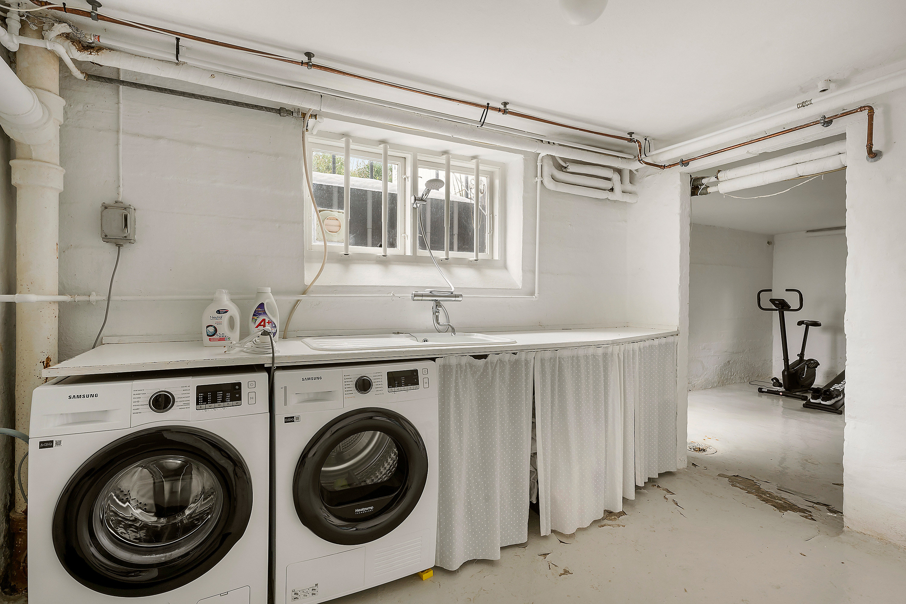 Fremhævet værelse billede i fuldskærmstilstand. Billede af Hjortevangen 3, 2920 Charlottenlund