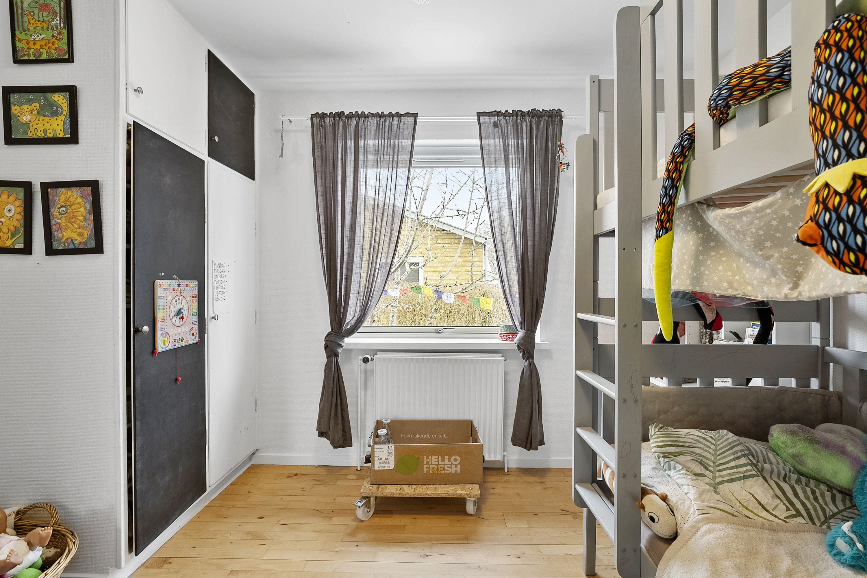 Fremhævet soveværelse billede i fuldskærmstilstand. Billede af Hyldegårdsvej 12, Seden, 5240 Odense NØ