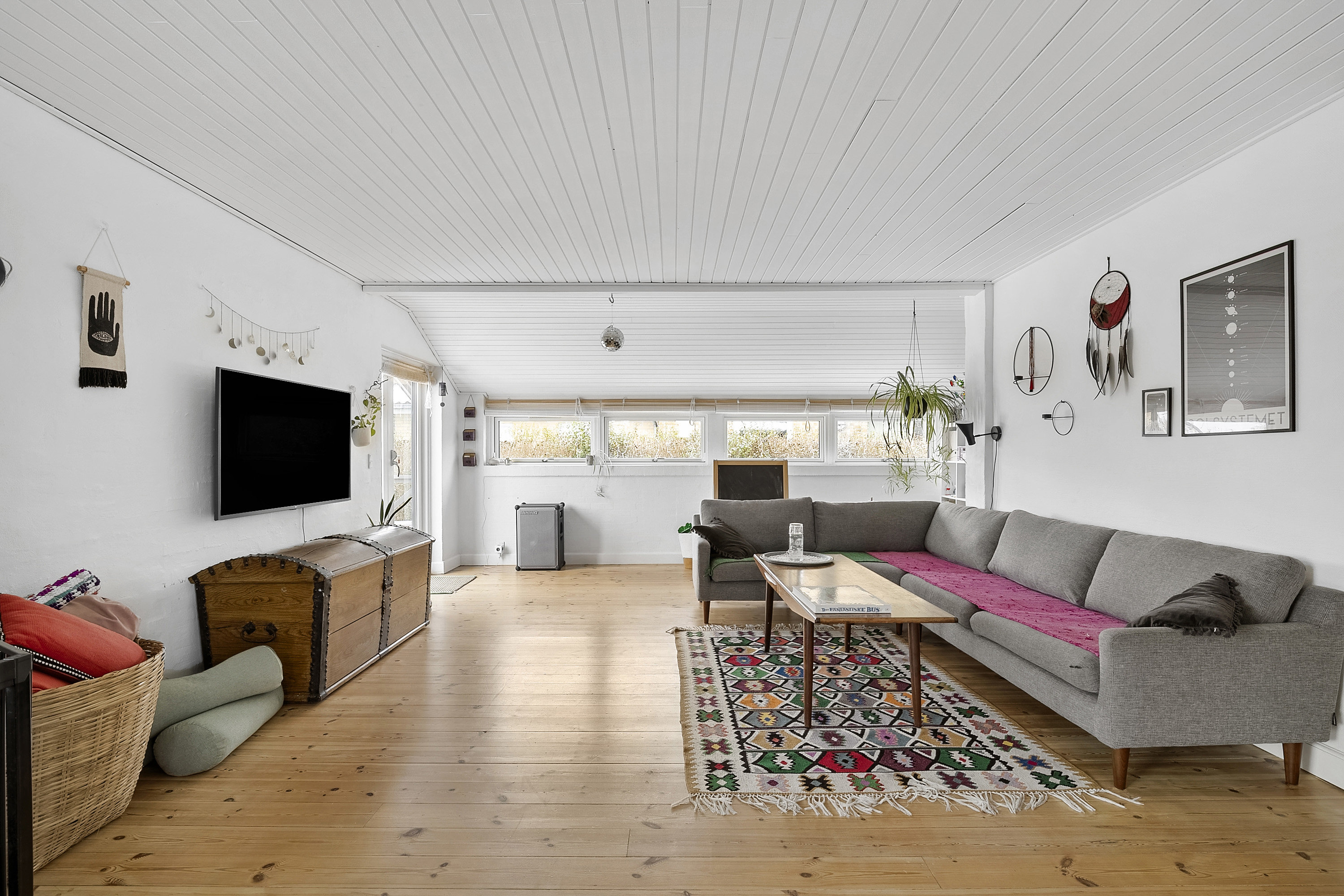 Fremhævet stue billede i fuldskærmstilstand. Billede af Hyldegårdsvej 12, Seden, 5240 Odense NØ