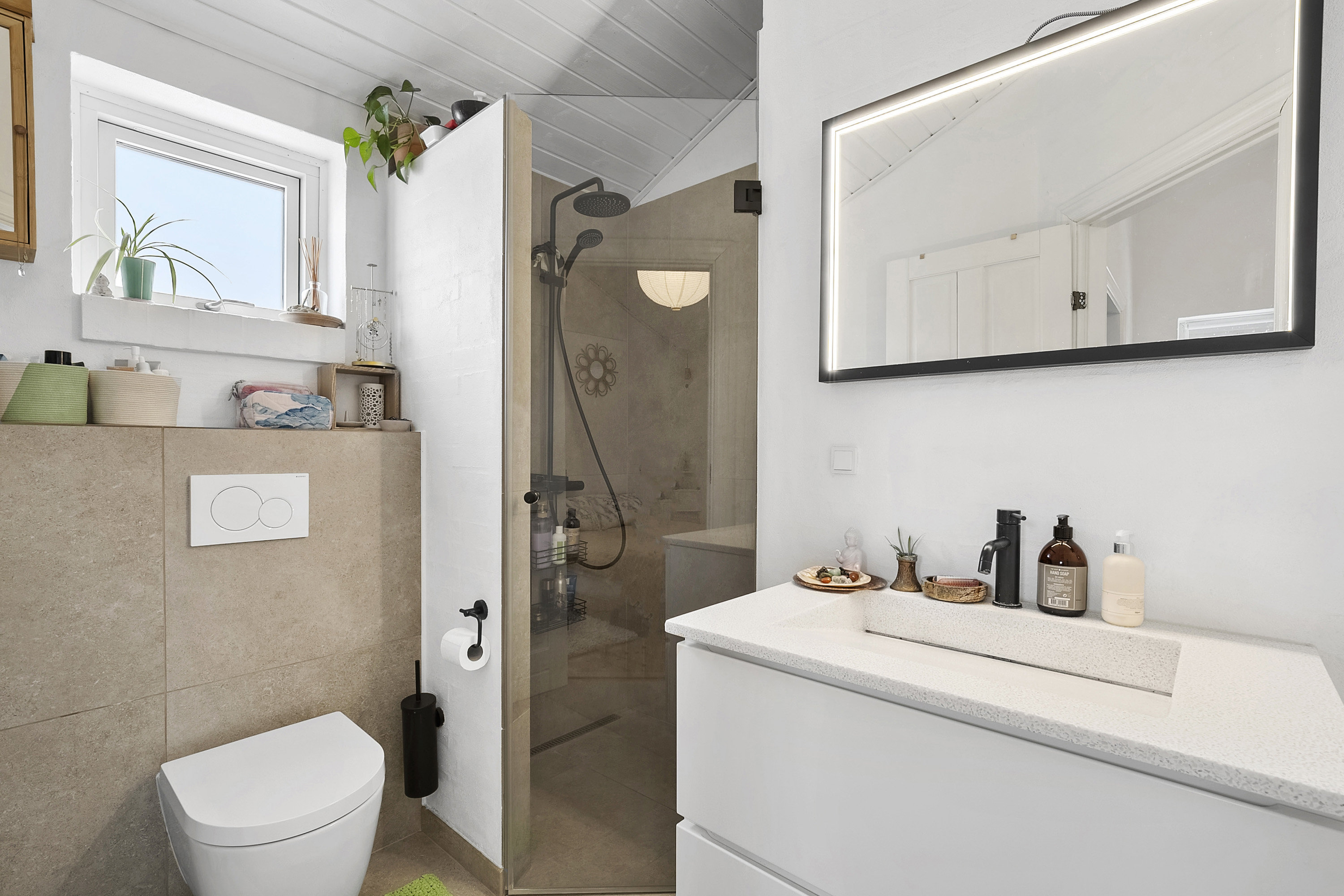 Fremhævet badeværelse billede i fuldskærmstilstand. Billede af Hyldegårdsvej 12, Seden, 5240 Odense NØ