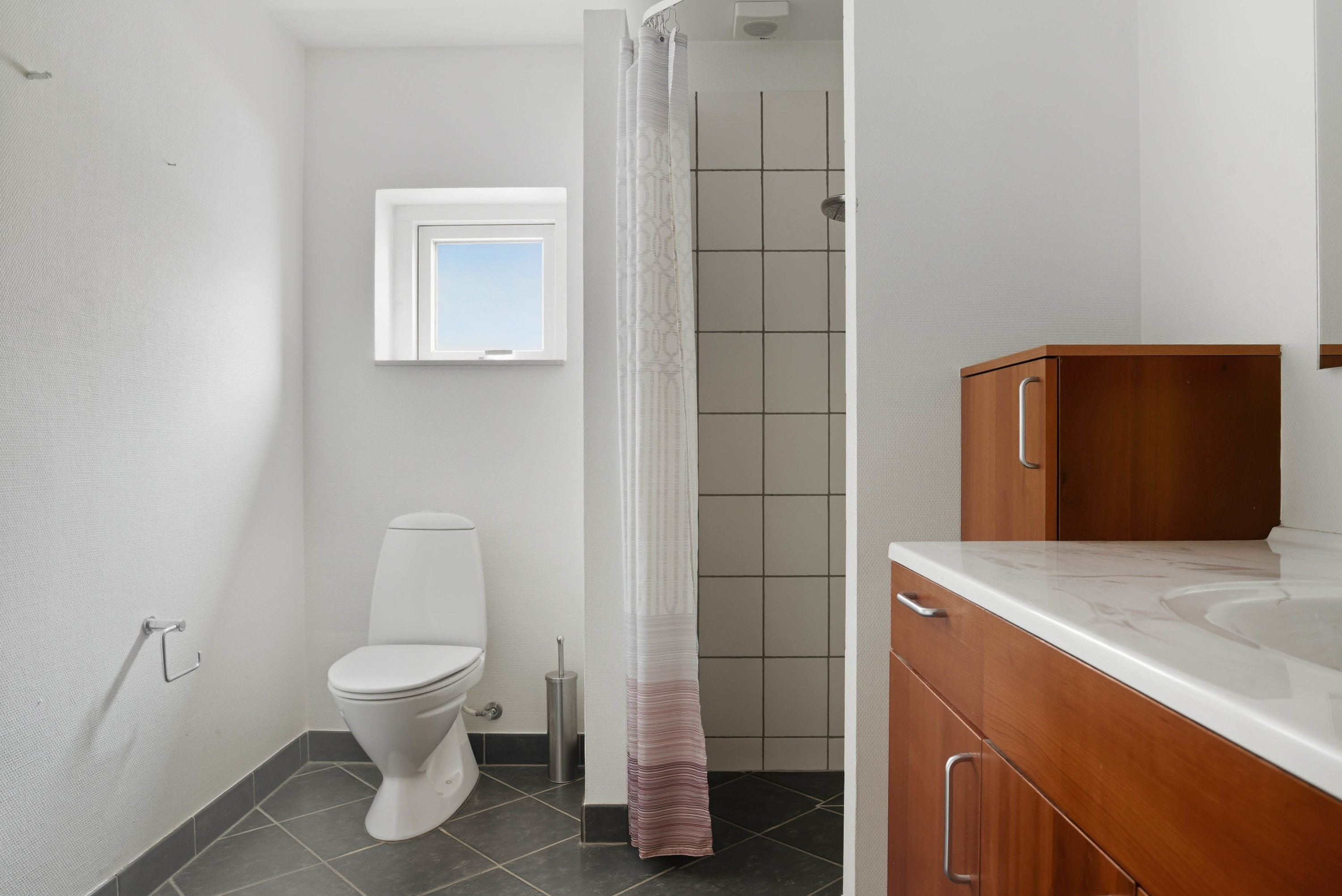 Fremhævet badeværelse billede i fuldskærmstilstand. Billede af Vesterbrogade 19, st.. tv., 7500 Holstebro