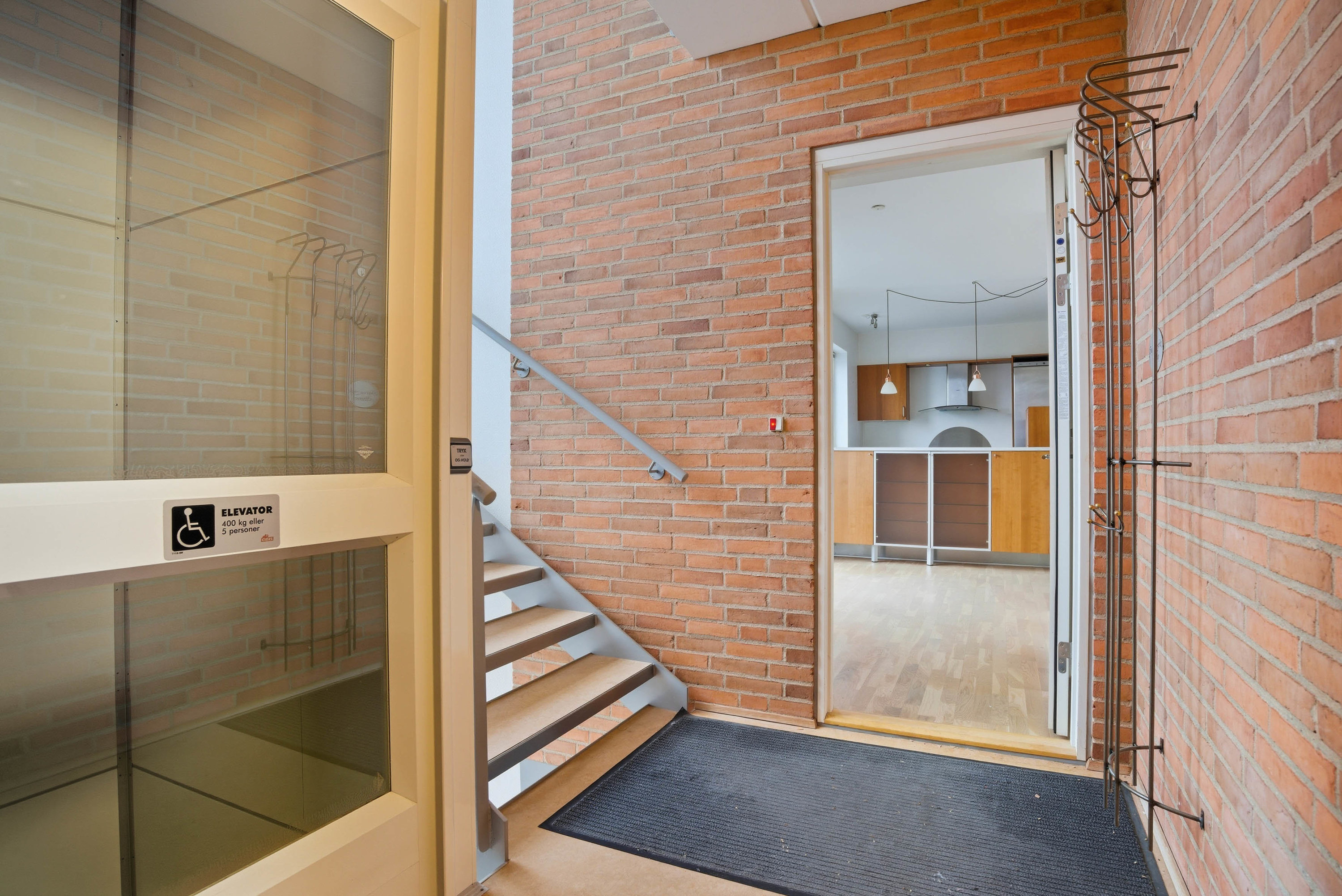 Fremhævet opgang billede i fuldskærmstilstand. Billede af Vesterbrogade 19, st.. tv., 7500 Holstebro