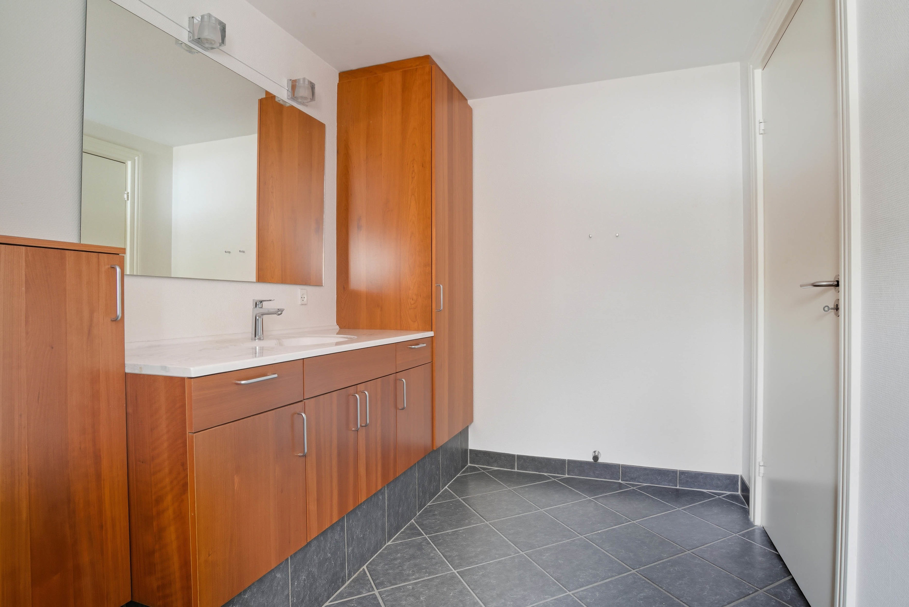 Fremhævet badeværelse billede i fuldskærmstilstand. Billede af Vesterbrogade 19, st.. tv., 7500 Holstebro