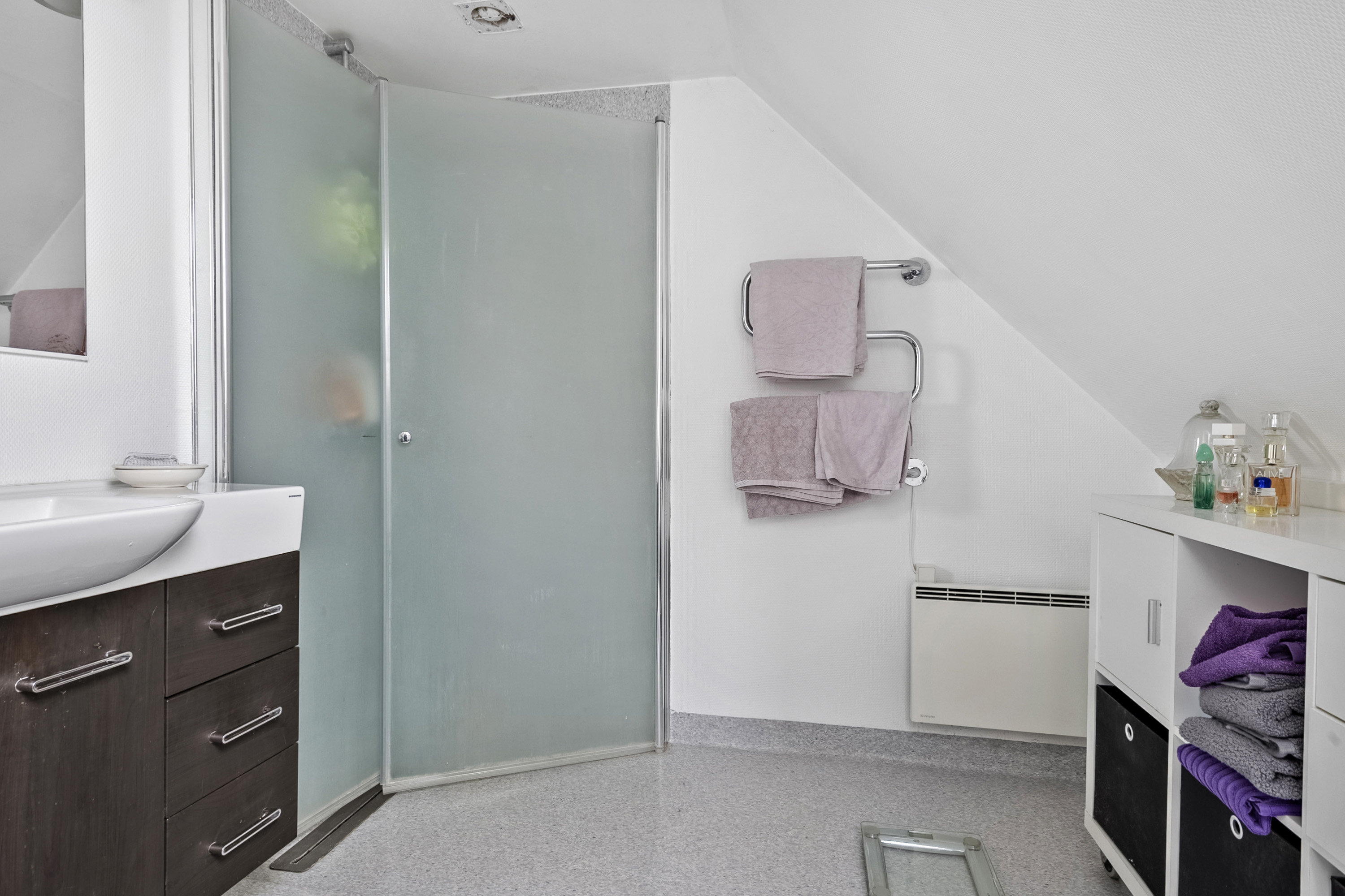 Fremhævet badeværelse billede i fuldskærmstilstand. Billede af Torupvej 8, 8350 Hundslund