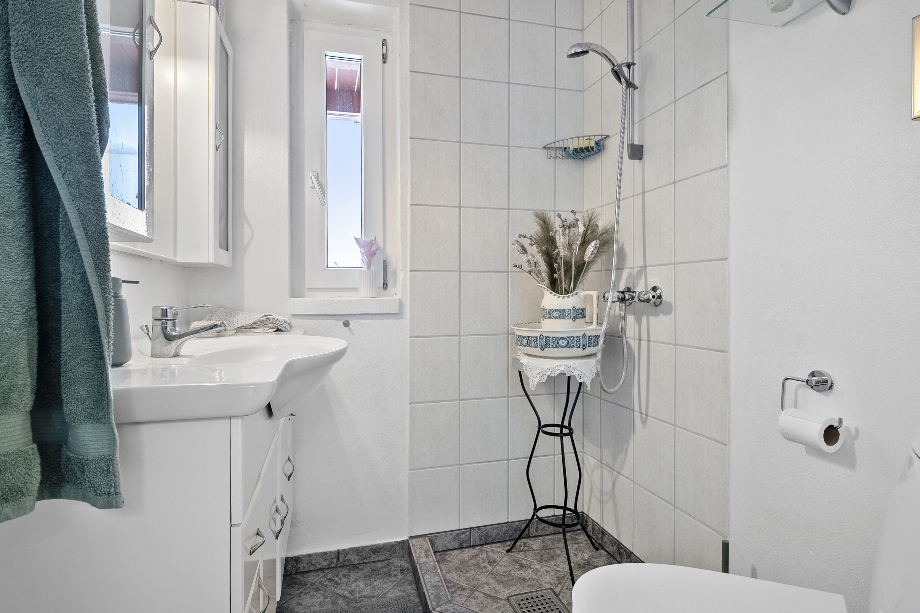 Fremhævet toilet billede i fuldskærmstilstand. Billede af Torupvej 8, 8350 Hundslund