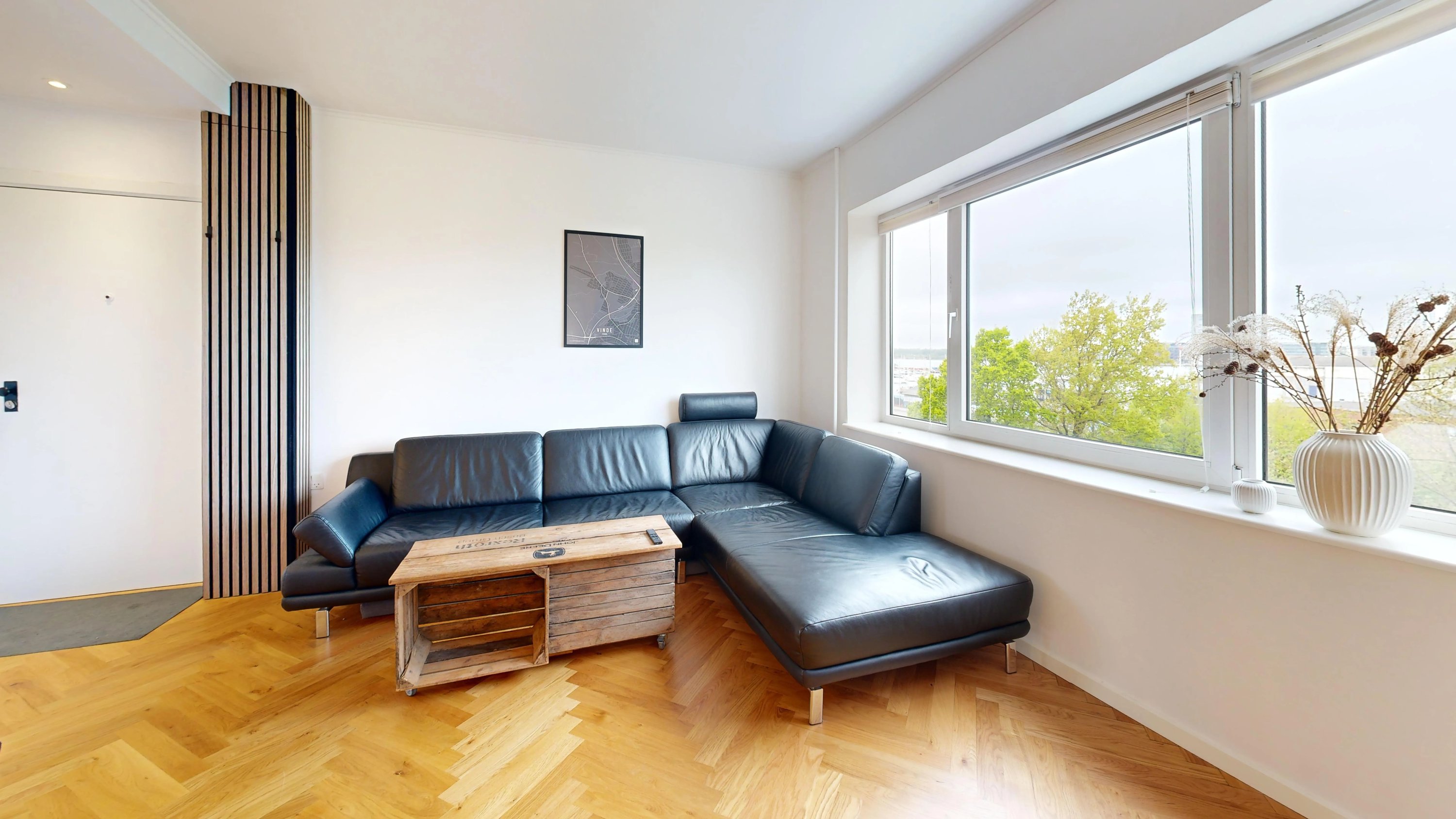 Fremhævet stue billede i fuldskærmstilstand. Billede af Peder Skrams Gade 35, 3. tv., 9000 Aalborg