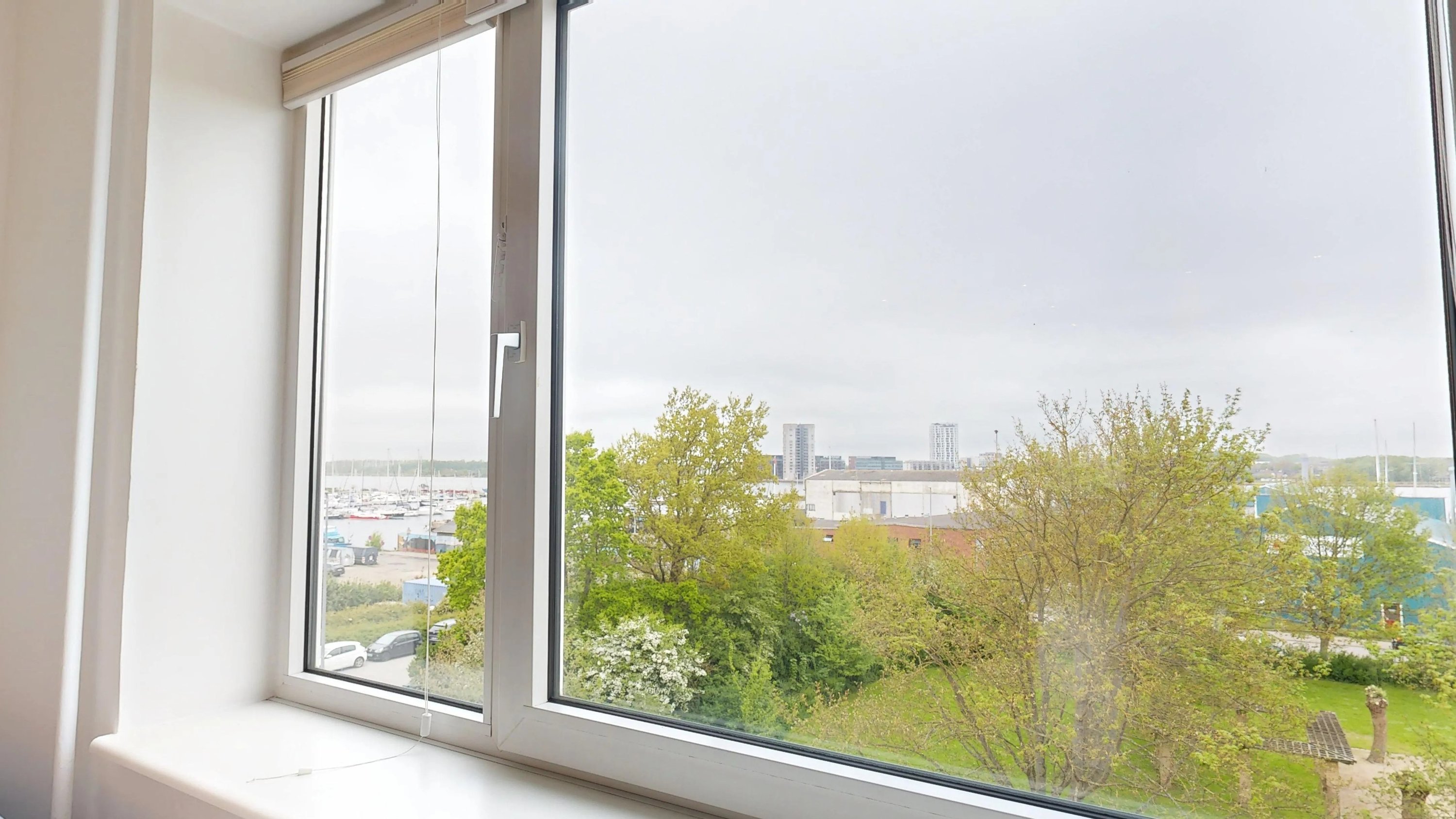 Fremhævet stue billede i fuldskærmstilstand. Billede af Peder Skrams Gade 35, 3. tv., 9000 Aalborg