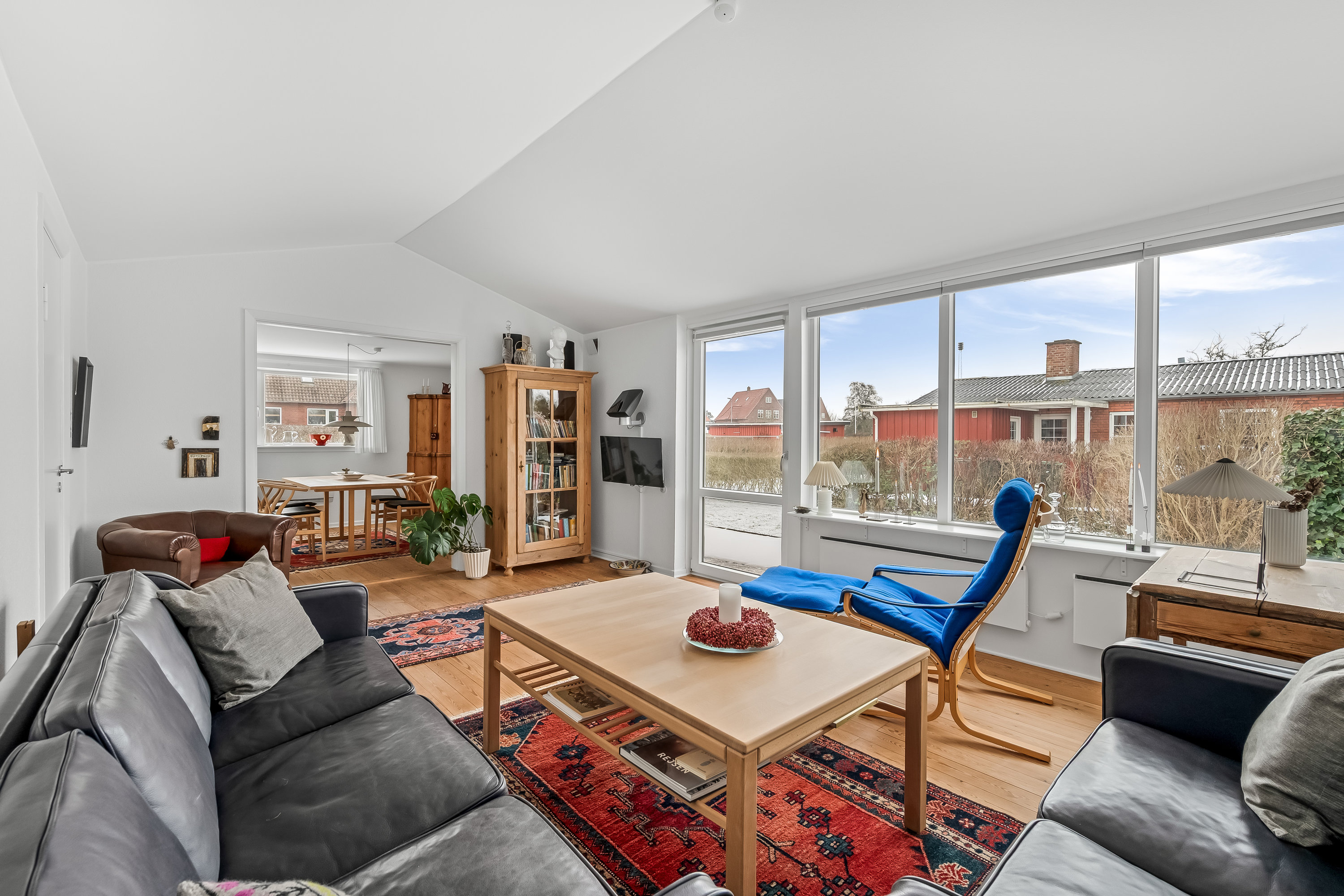 Fremhævet stue billede i fuldskærmstilstand. Billede af Lindevej 3, 6270 Tønder