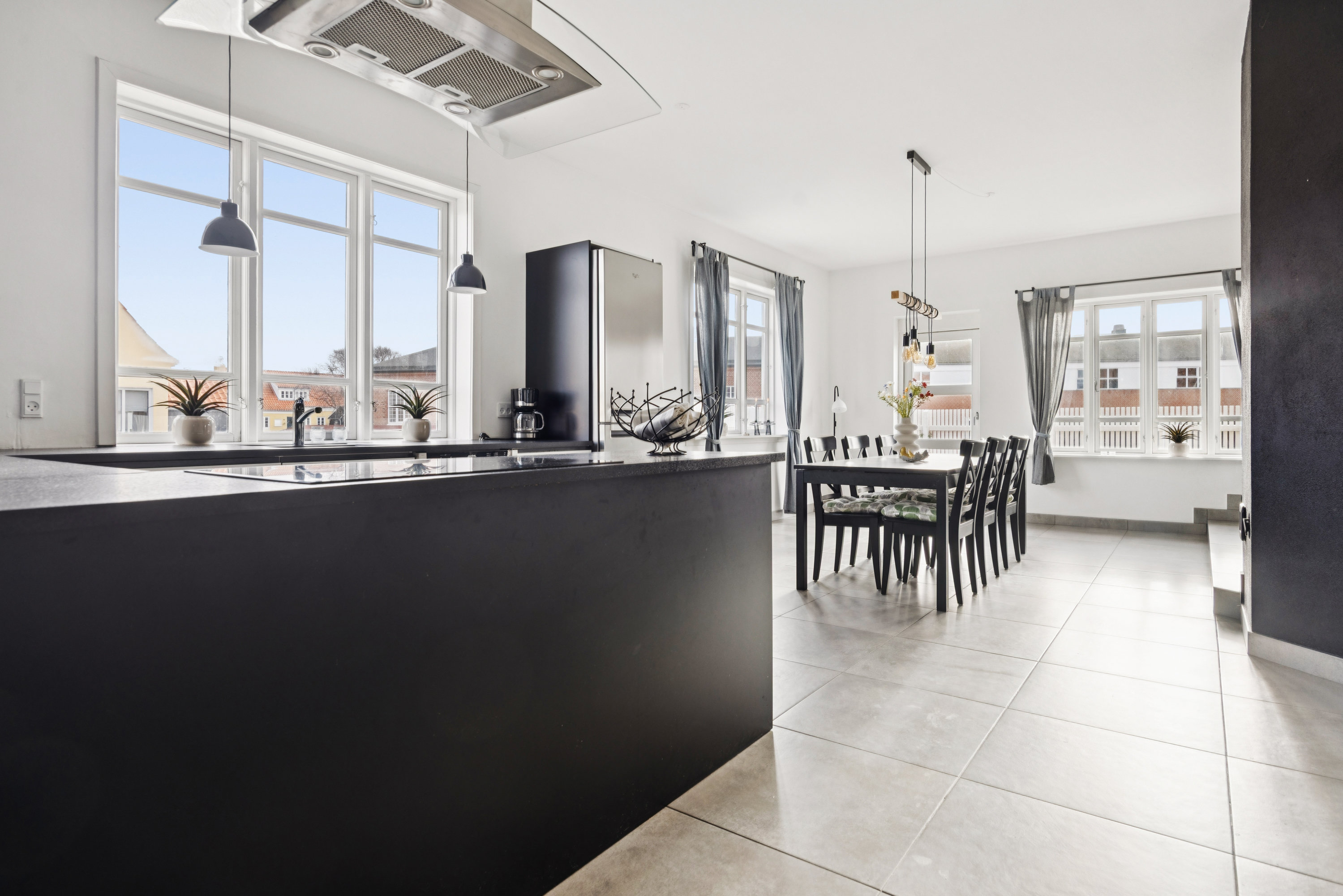 Fremhævet køkken billede i fuldskærmstilstand. Billede af Markvej 38 og Mosegårdsvej 1, 9990 Skagen