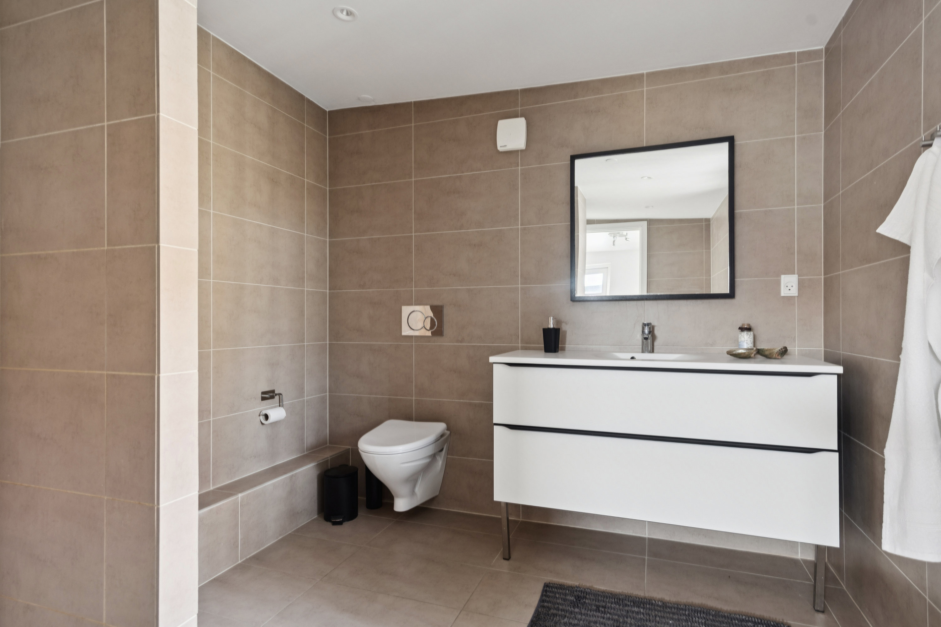 Fremhævet badeværelse billede i fuldskærmstilstand. Billede af Markvej 38 og Mosegårdsvej 1, 9990 Skagen