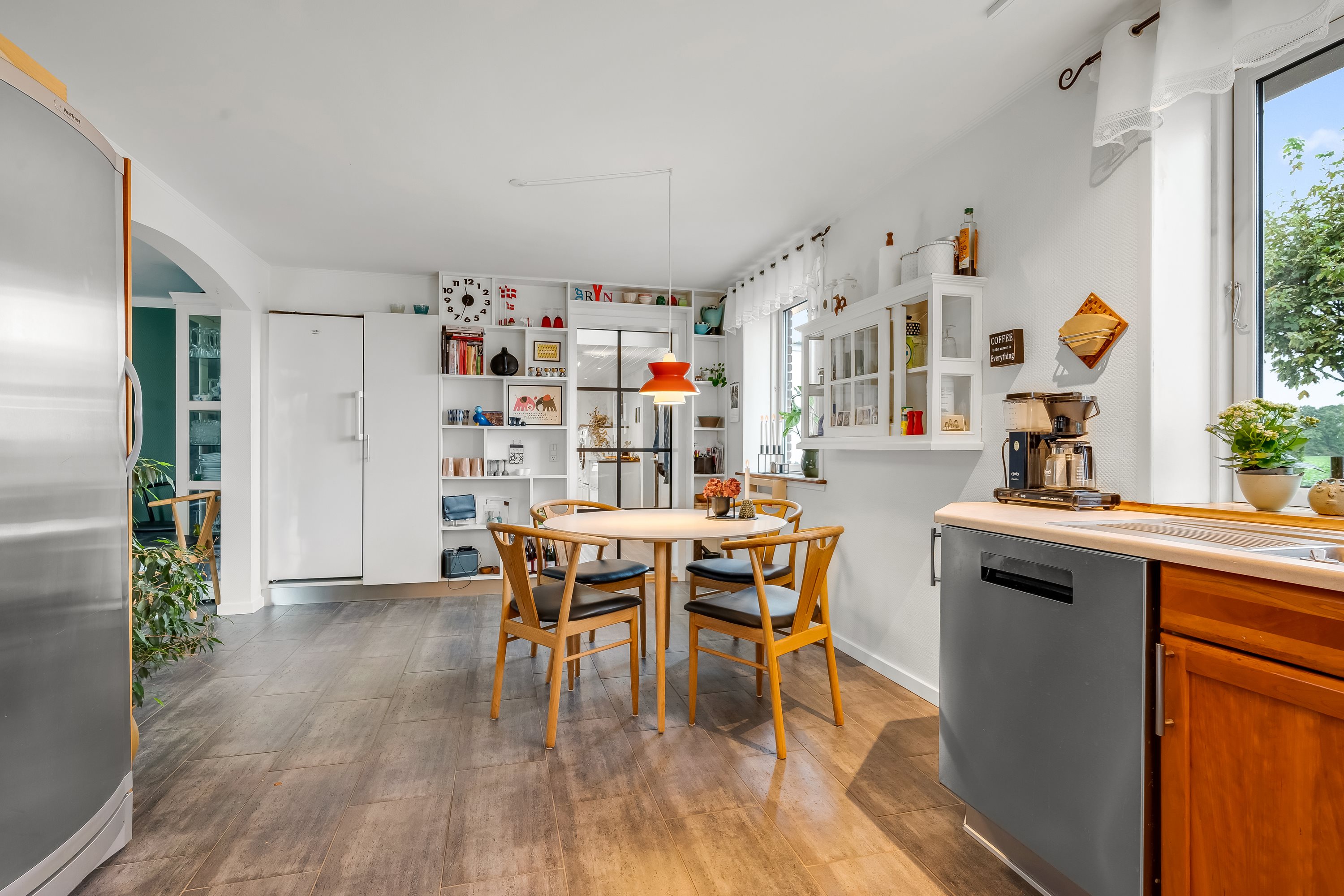 Fremhævet køkken billede i fuldskærmstilstand. Billede af Burvej 79, Bur, 7570 Vemb