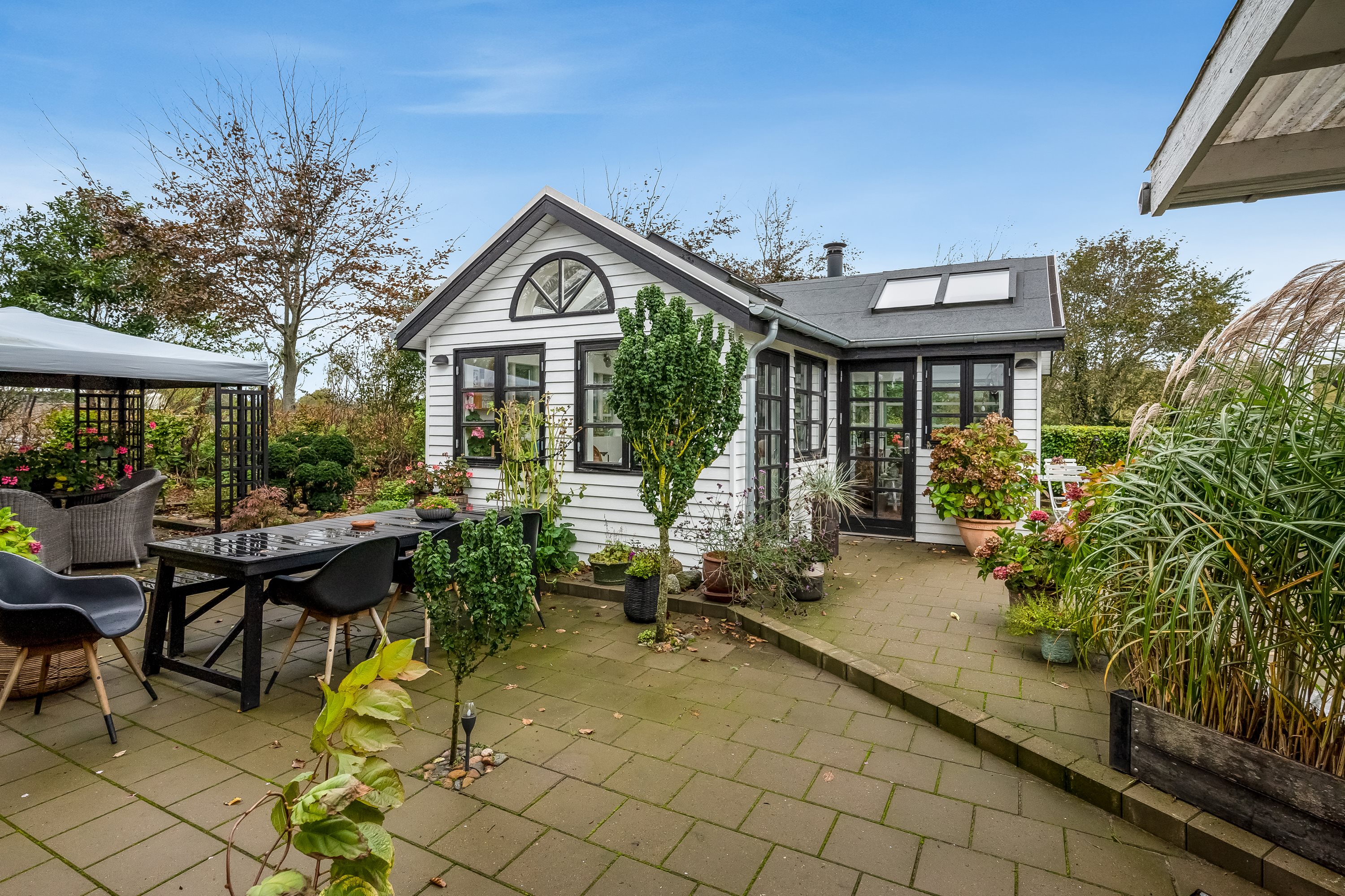 Fremhævet terrasse billede i fuldskærmstilstand. Billede af Burvej 79, Bur, 7570 Vemb