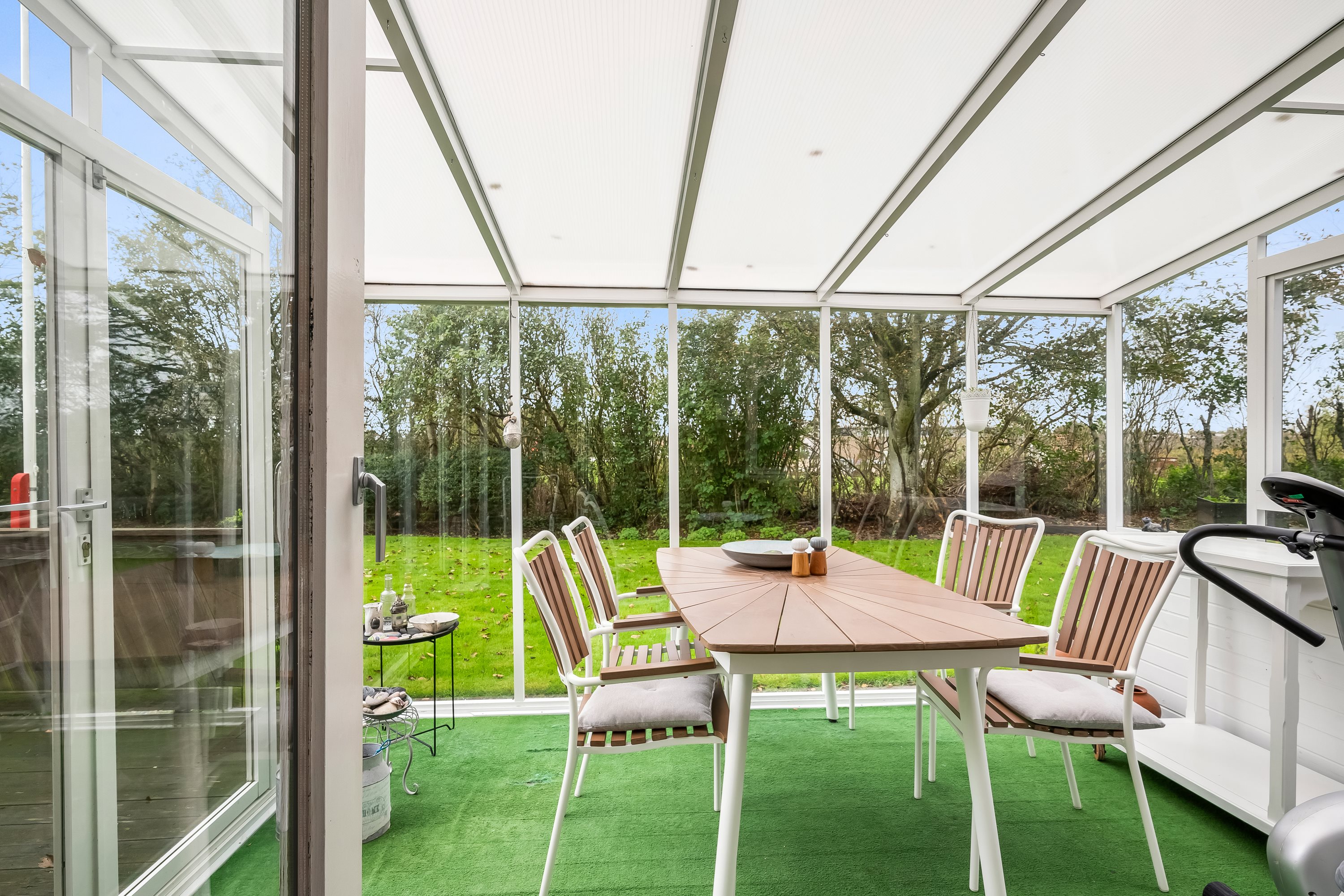 Fremhævet udestue billede i fuldskærmstilstand. Billede af Burvej 79, Bur, 7570 Vemb