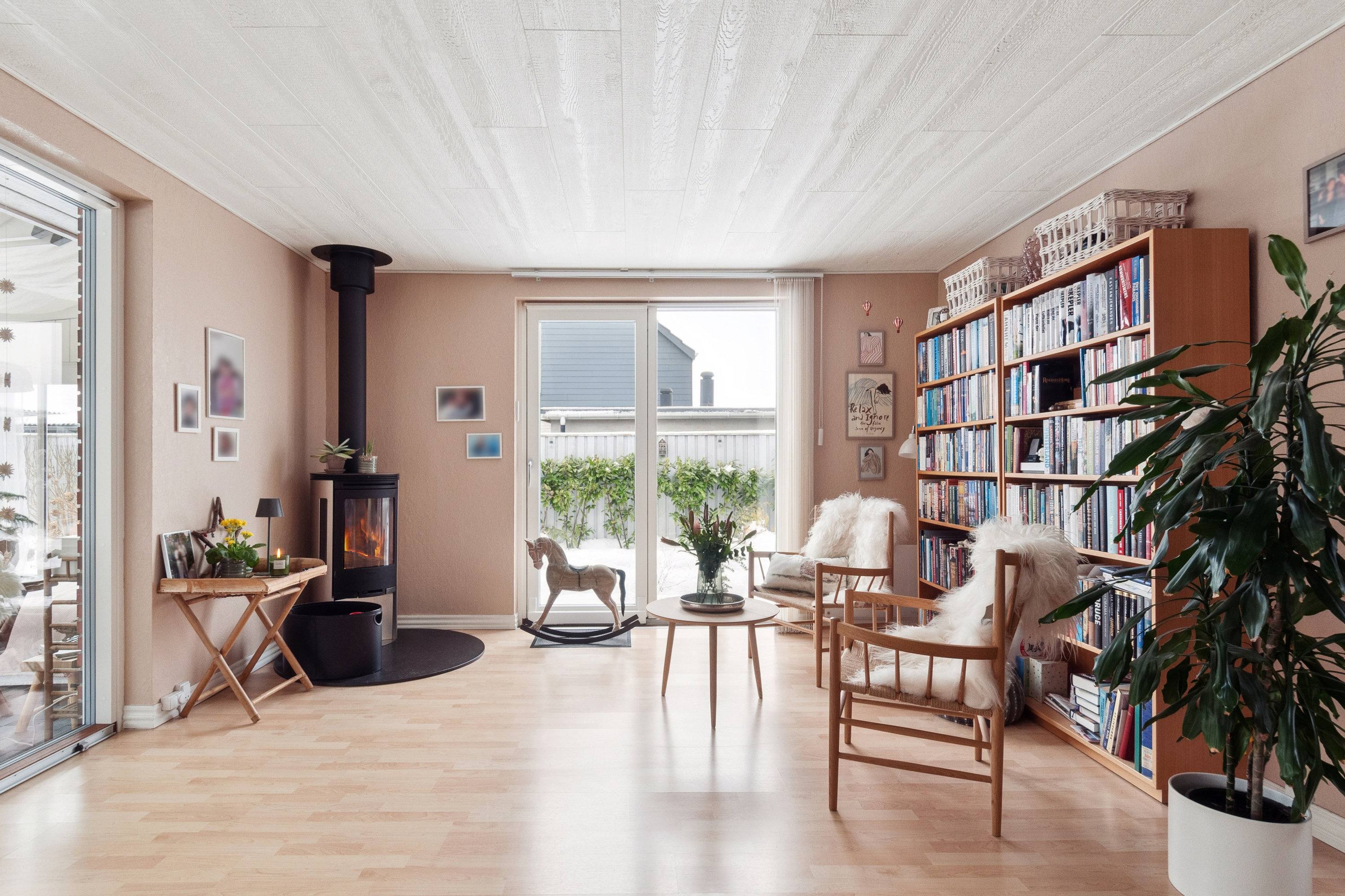 Fremhævet stue billede i fuldskærmstilstand. Billede af Tømmerupvang 63, 2770 Kastrup