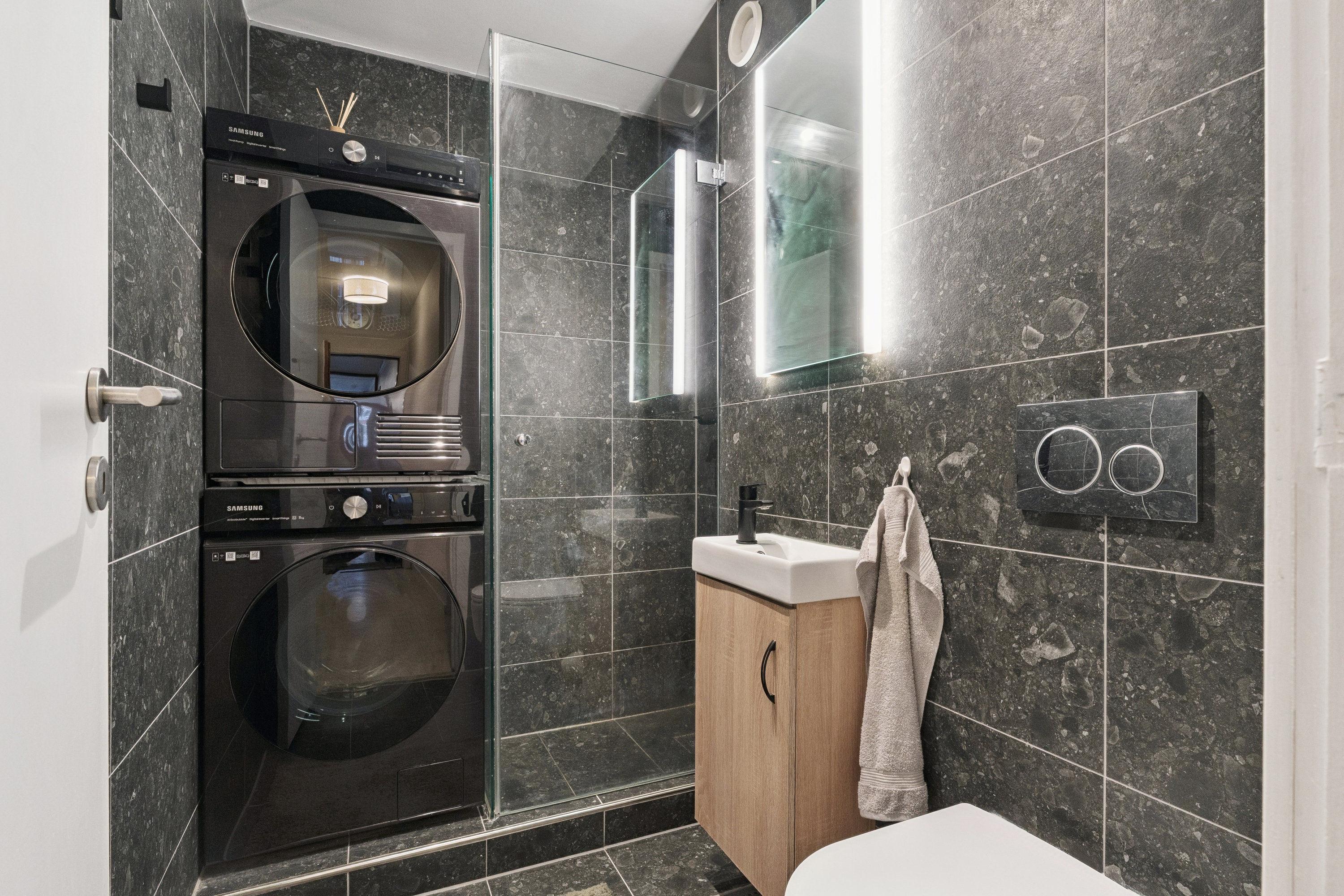 Fremhævet badeværelse billede i fuldskærmstilstand. Billede af Jagtvej 213, 1. 3., 2100 København Ø