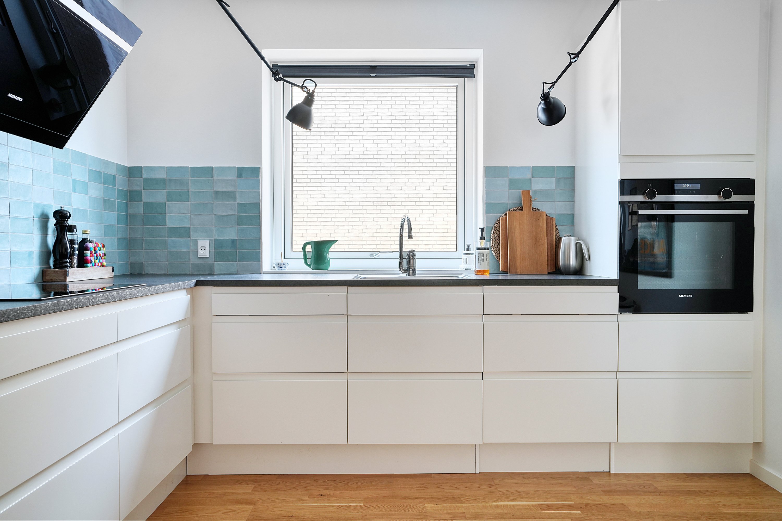 Fremhævet køkken billede i fuldskærmstilstand. Billede af H.E. Flemmers Have 29, 4300 Holbæk