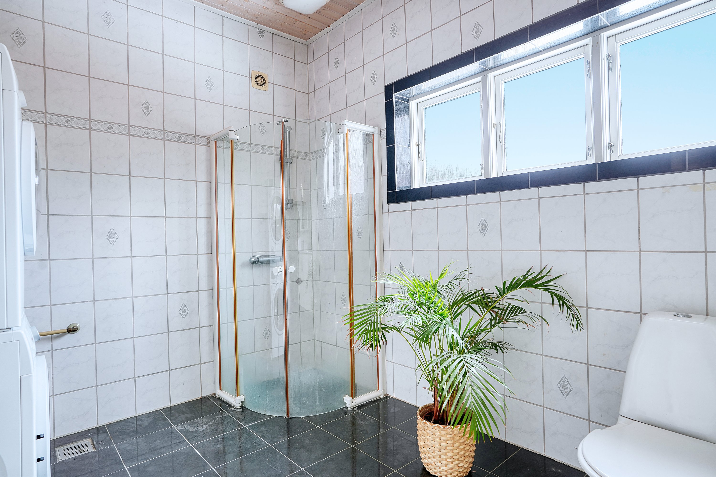 Fremhævet badeværelse billede i fuldskærmstilstand. Billede af Strandmøllevej 14, 4300 Holbæk