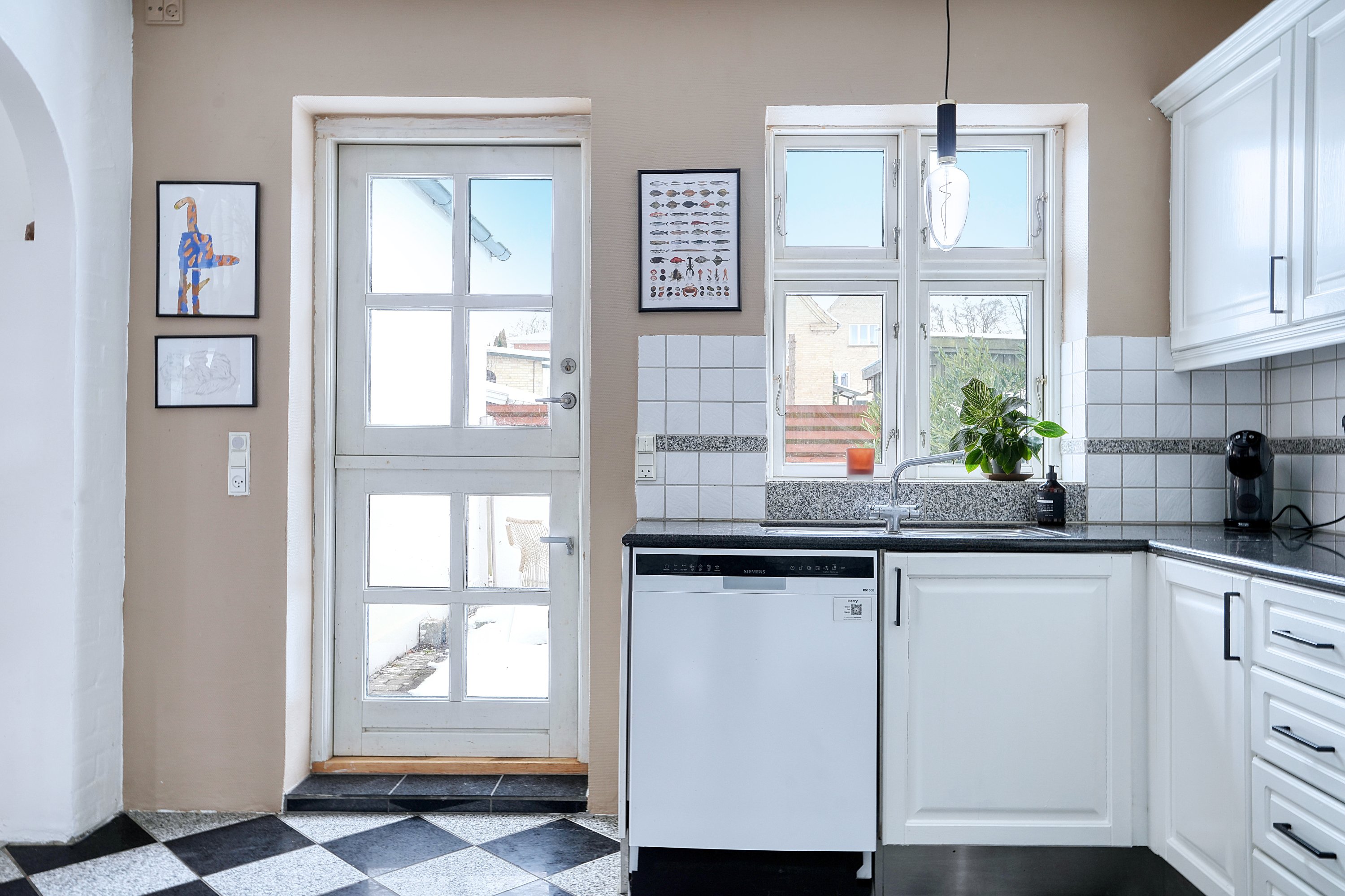 Fremhævet køkken billede i fuldskærmstilstand. Billede af Strandmøllevej 14, 4300 Holbæk