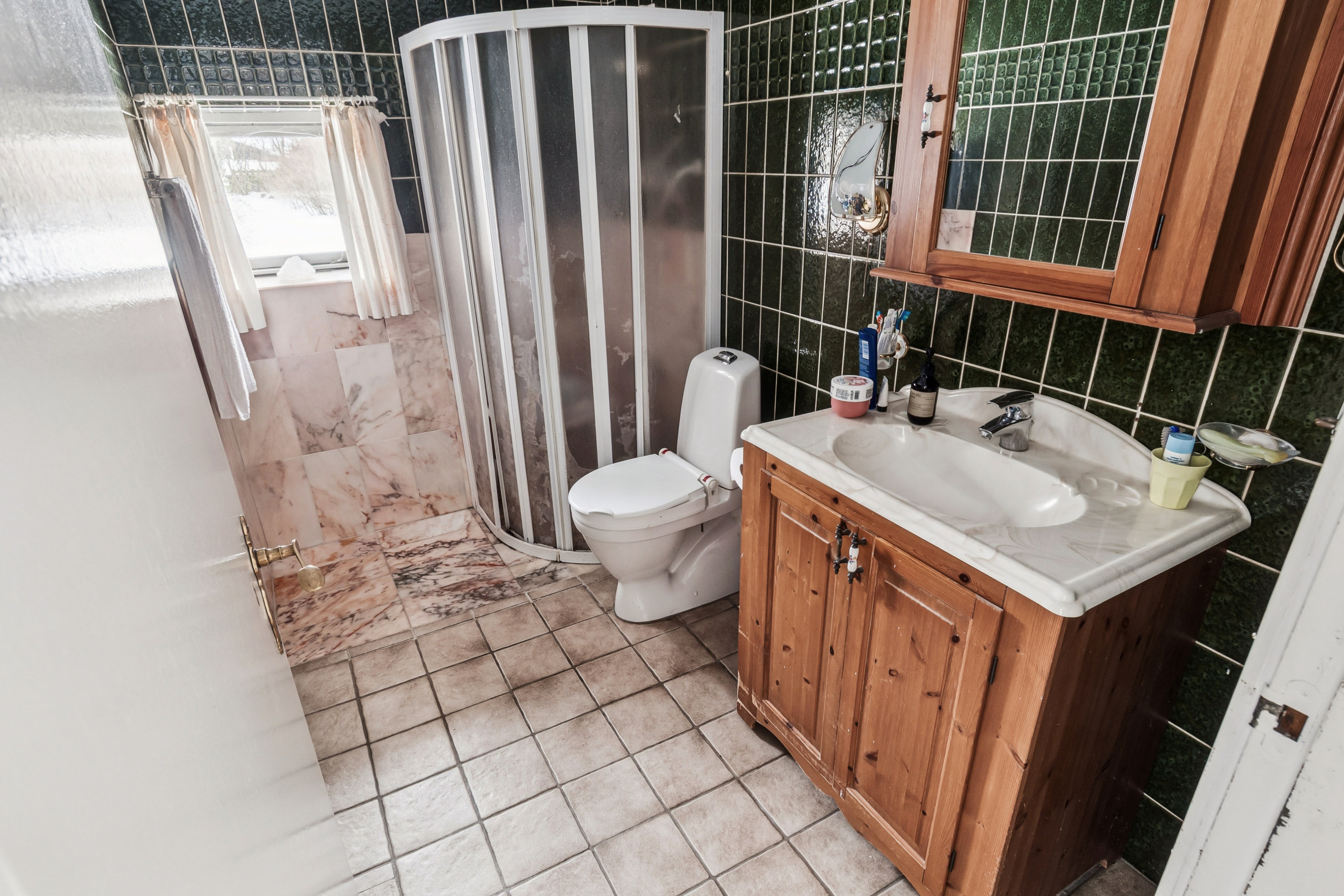 Fremhævet badeværelse billede i fuldskærmstilstand. Billede af Birkevej 20, 2791 Dragør