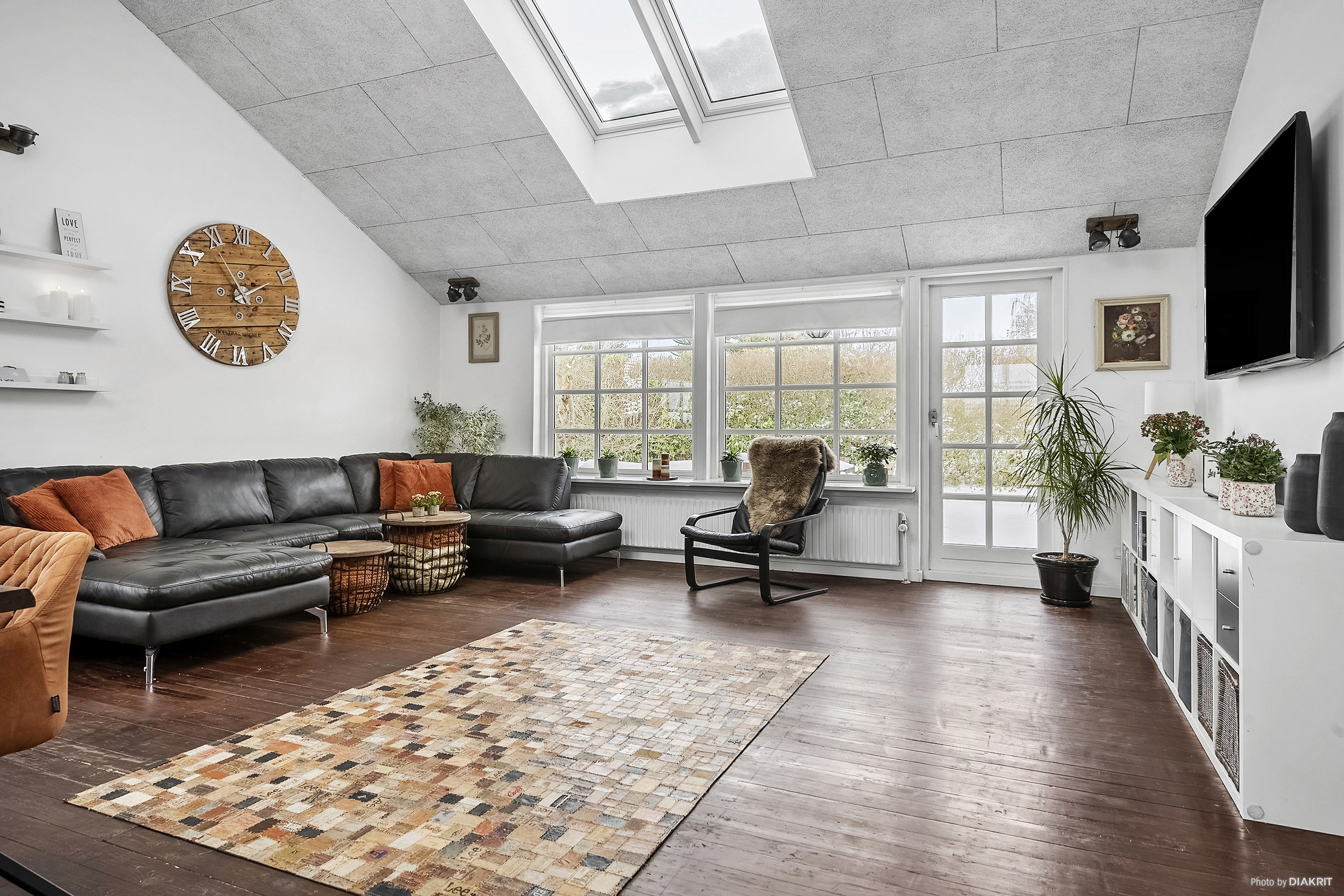 Fremhævet stue billede i fuldskærmstilstand. Billede af Kastanievej 1, Saksild, 8300 Odder