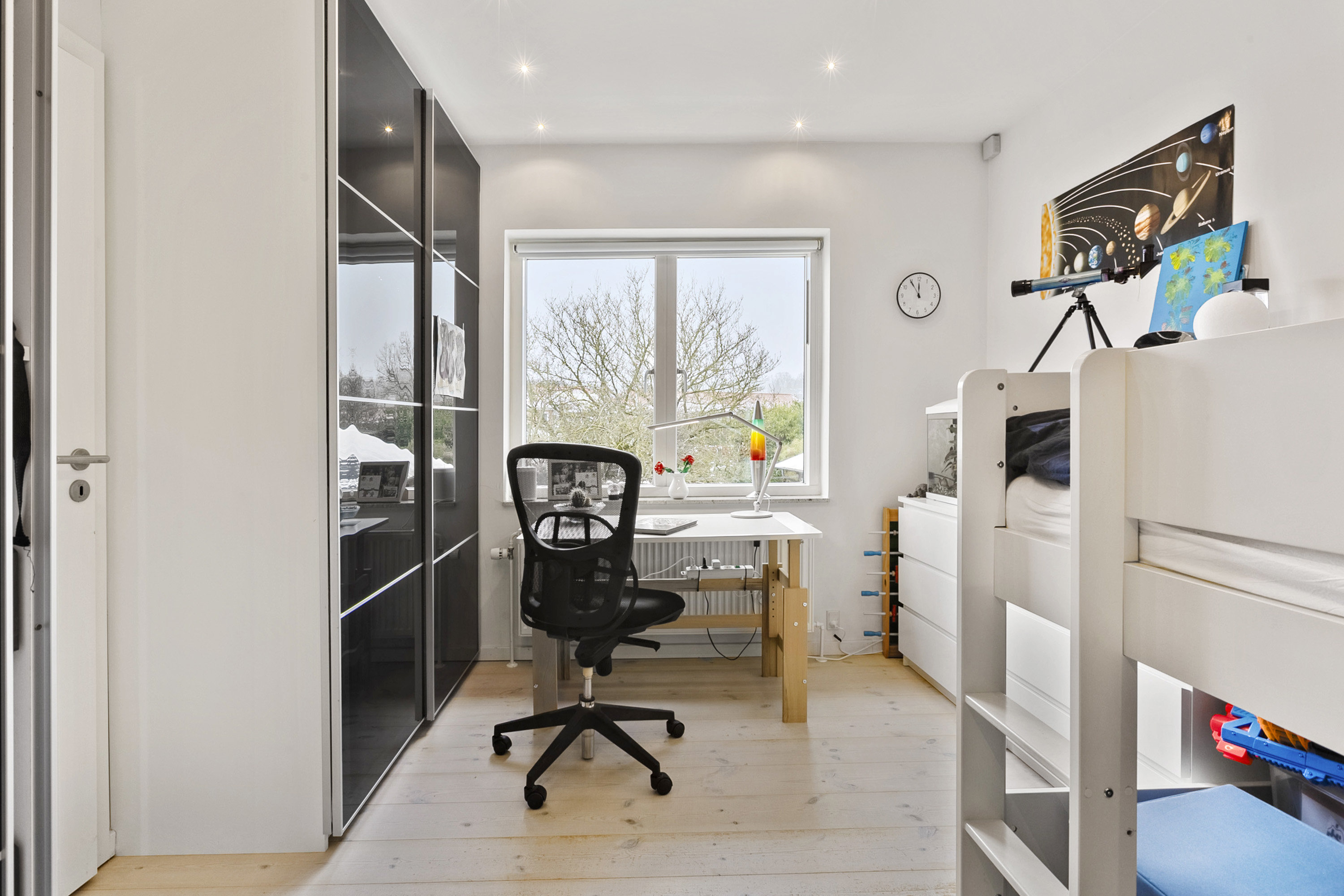 Fremhævet soveværelse billede i fuldskærmstilstand. Billede af Fjordvej 6, 6200 Aabenraa