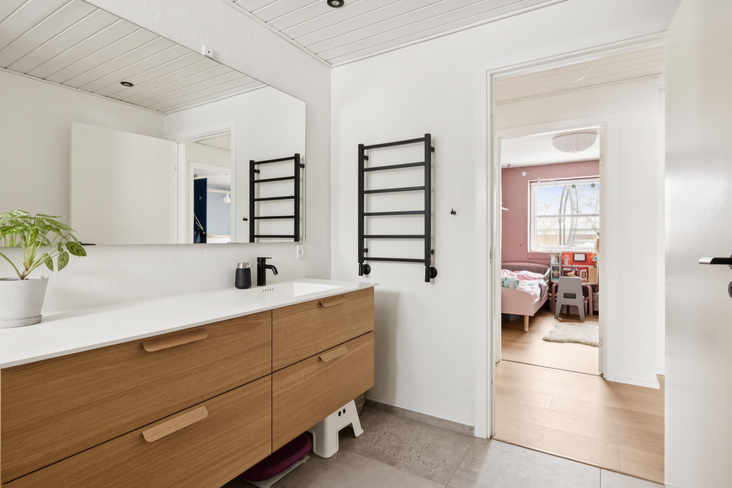 Fremhævet badeværelse billede i fuldskærmstilstand. Billede af Lillerupvej 78, 8410 Rønde