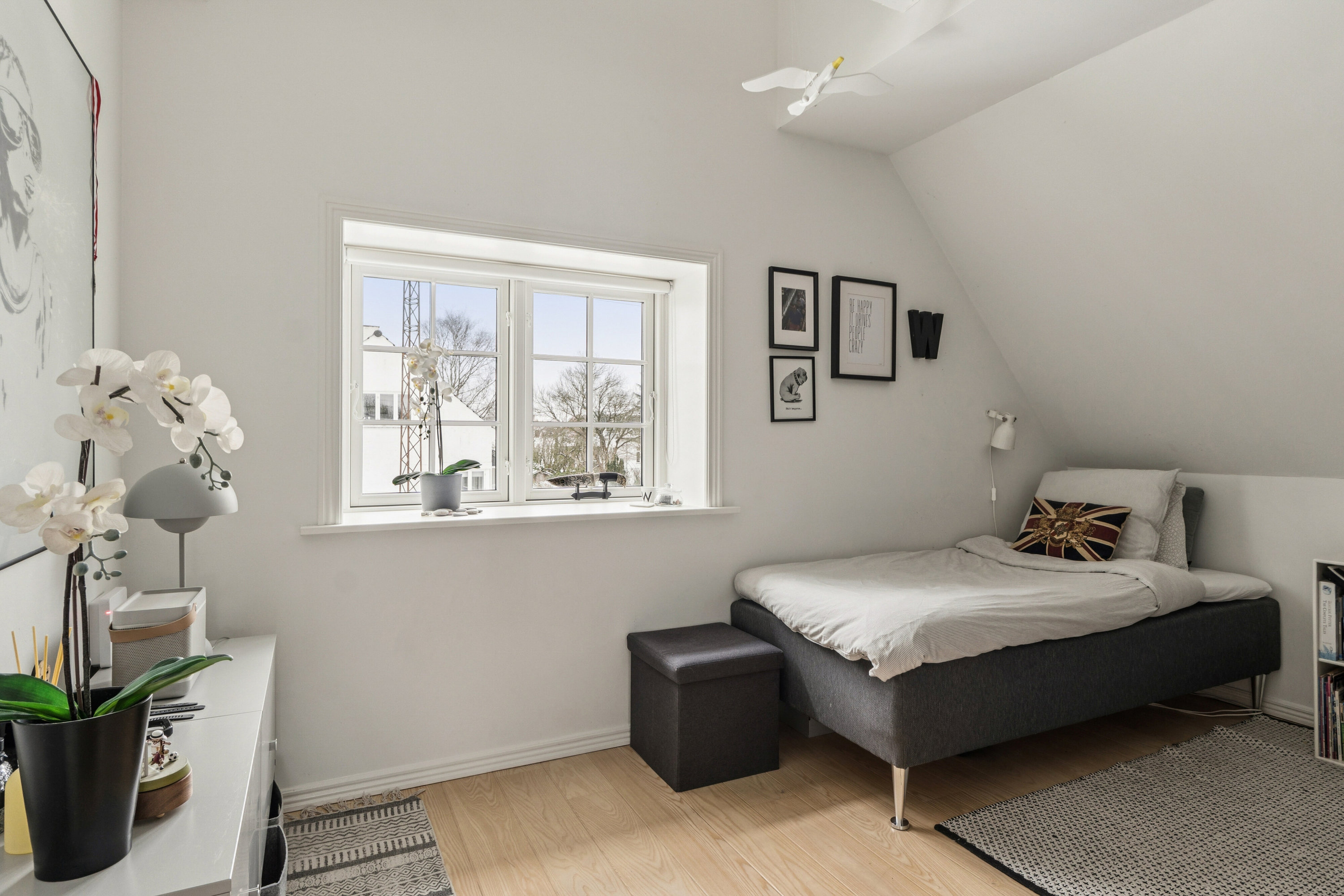 Fremhævet indendørs billede i fuldskærmstilstand. Billede af Svanelundsvej 20, 9800 Hjørring