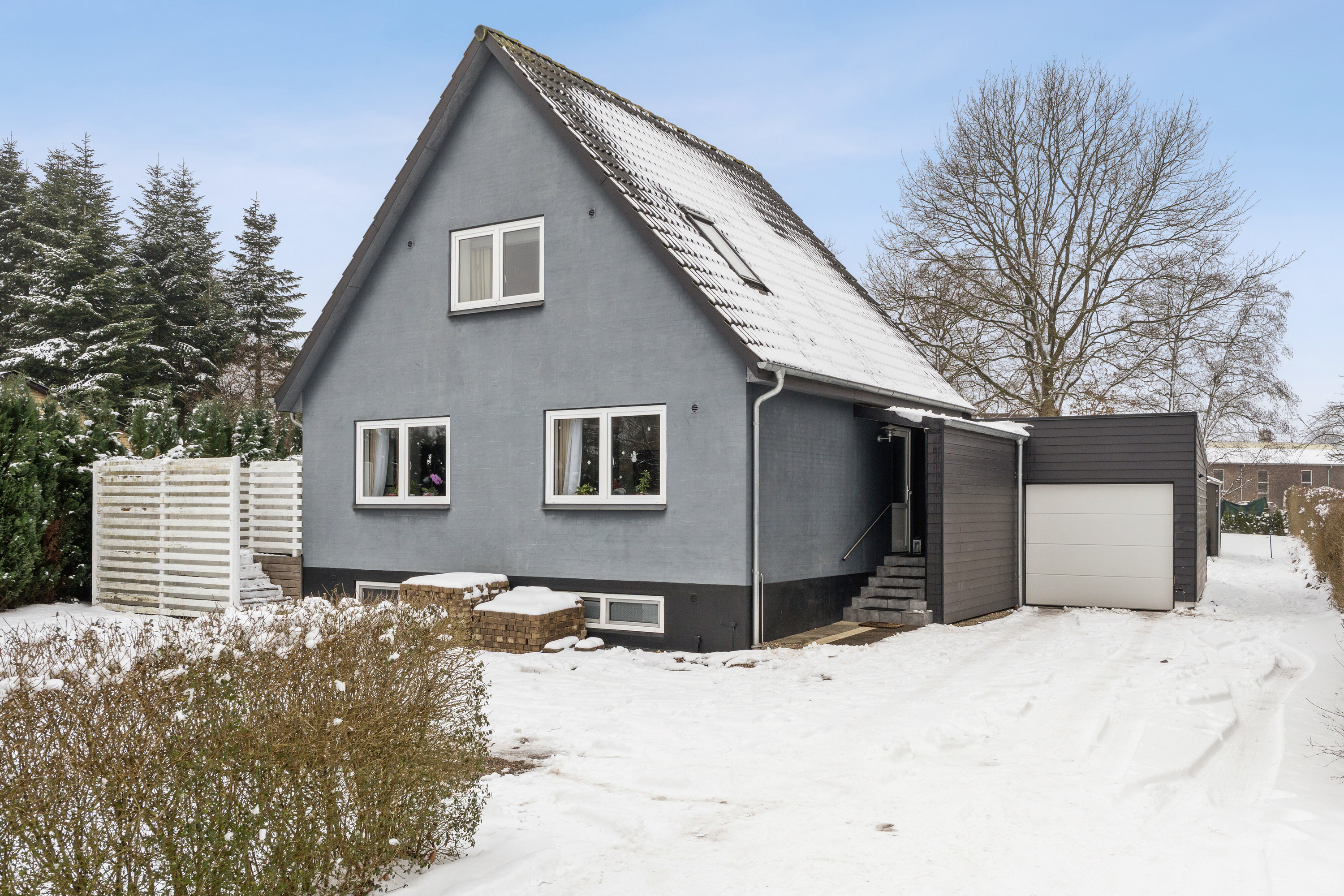 Fremhævet udendørs billede i fuldskærmstilstand. Billede af Ringgade 7, 6330 Padborg