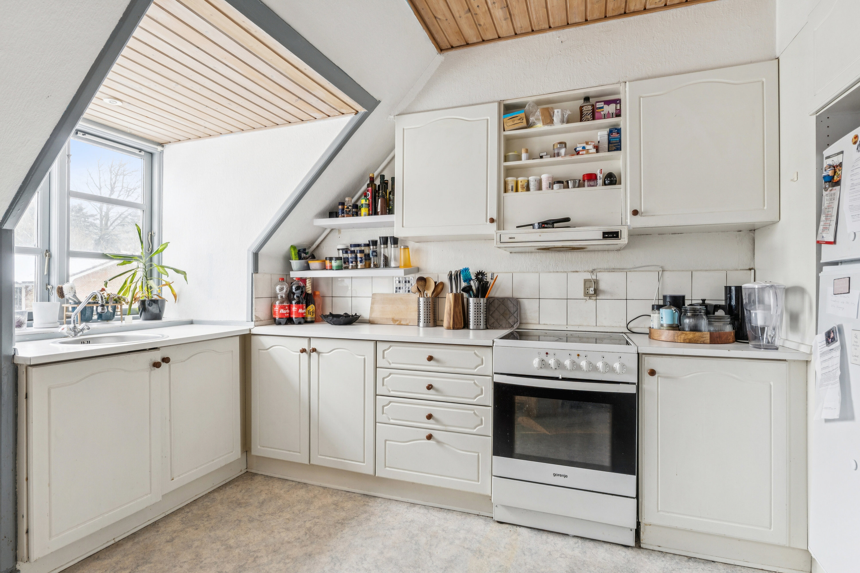 Fremhævet køkken billede i fuldskærmstilstand. Billede af Møllegården 13, 1. th., 6340 Kruså