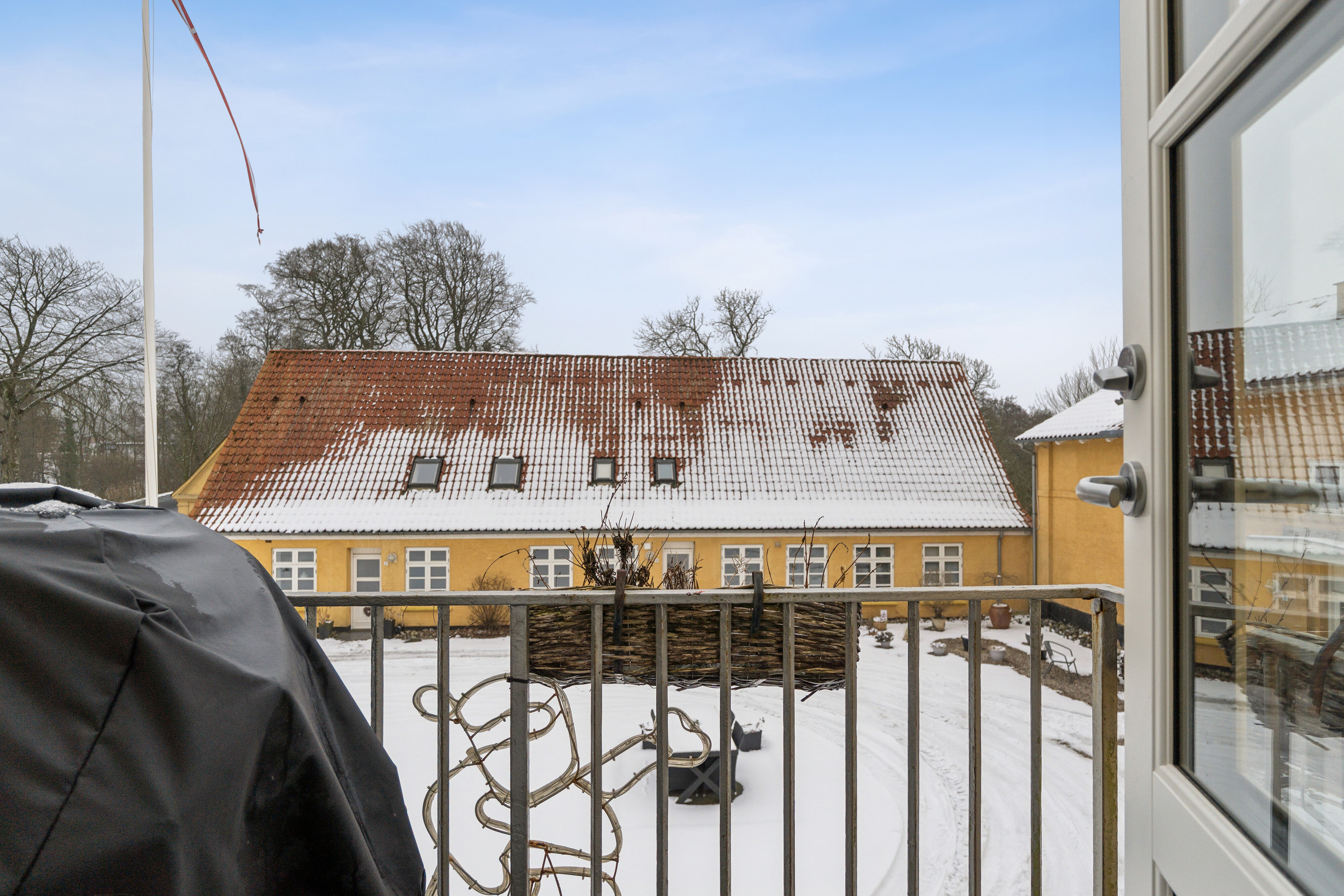 Fremhævet udendørs billede i fuldskærmstilstand. Billede af Møllegården 13, 1. th., 6340 Kruså