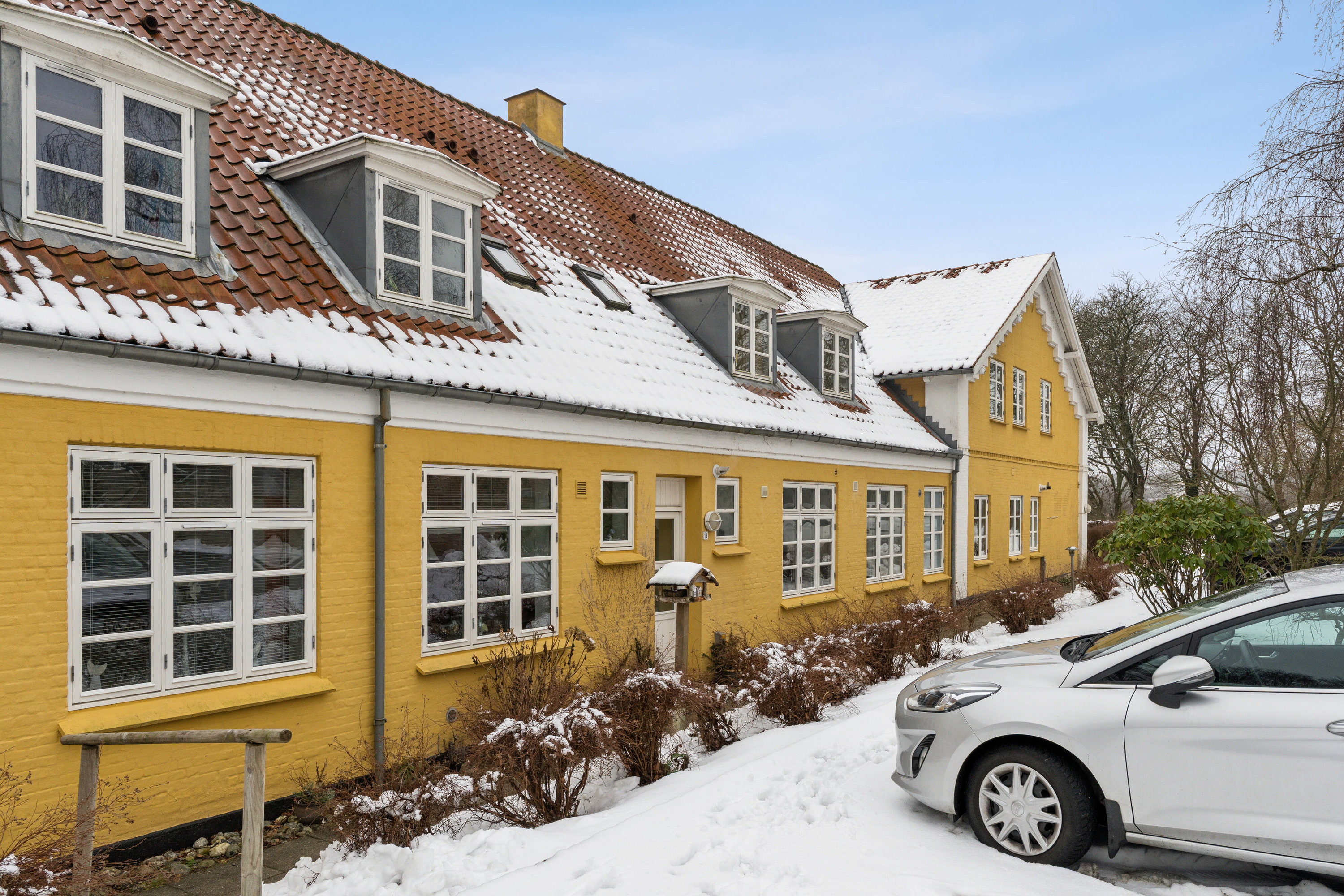 Fremhævet set fra haven billede i fuldskærmstilstand. Billede af Møllegården 13, 1. th., 6340 Kruså