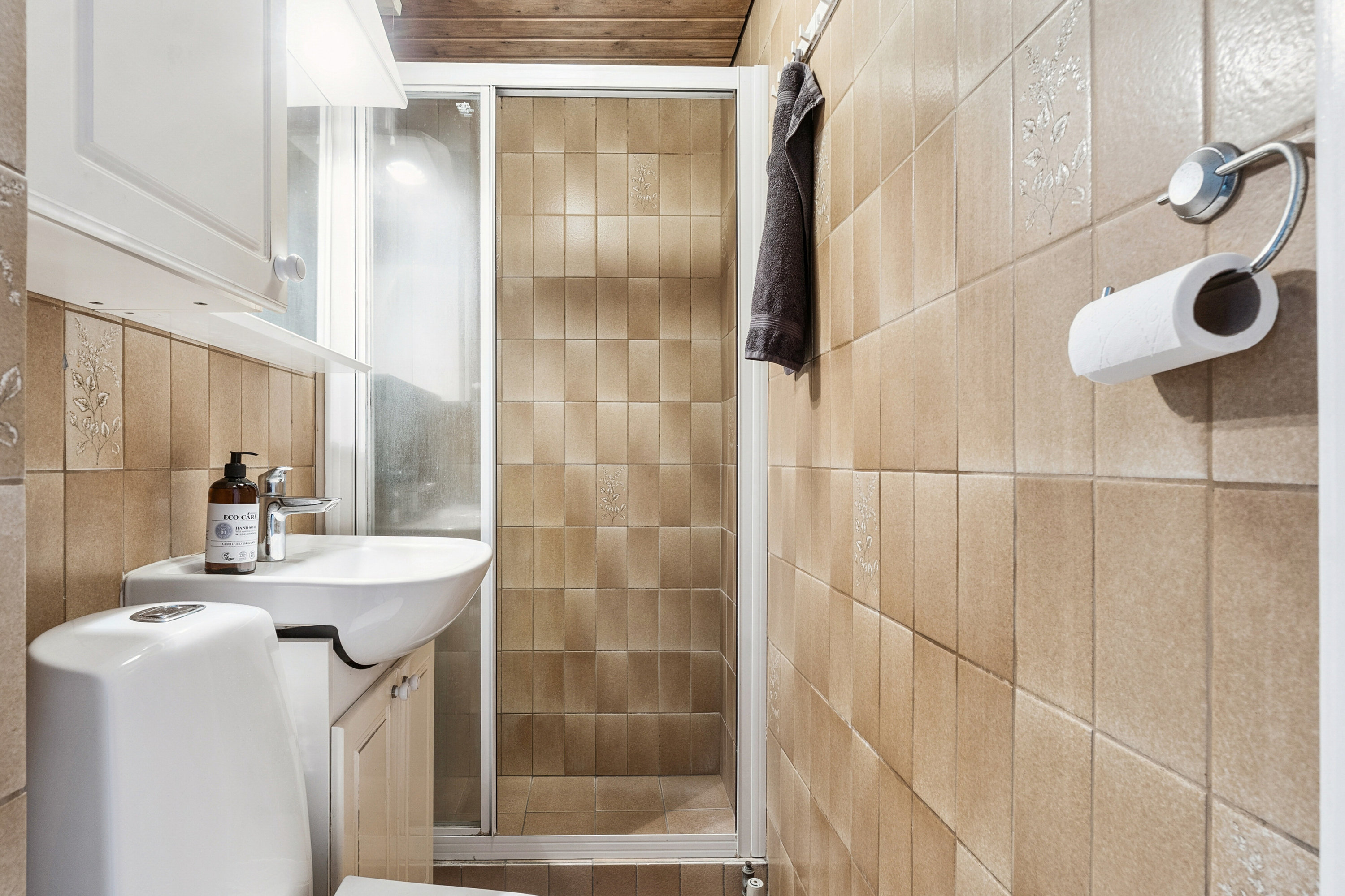 Fremhævet badeværelse billede i fuldskærmstilstand. Billede af Planteheldvej 22A, 2650 Hvidovre