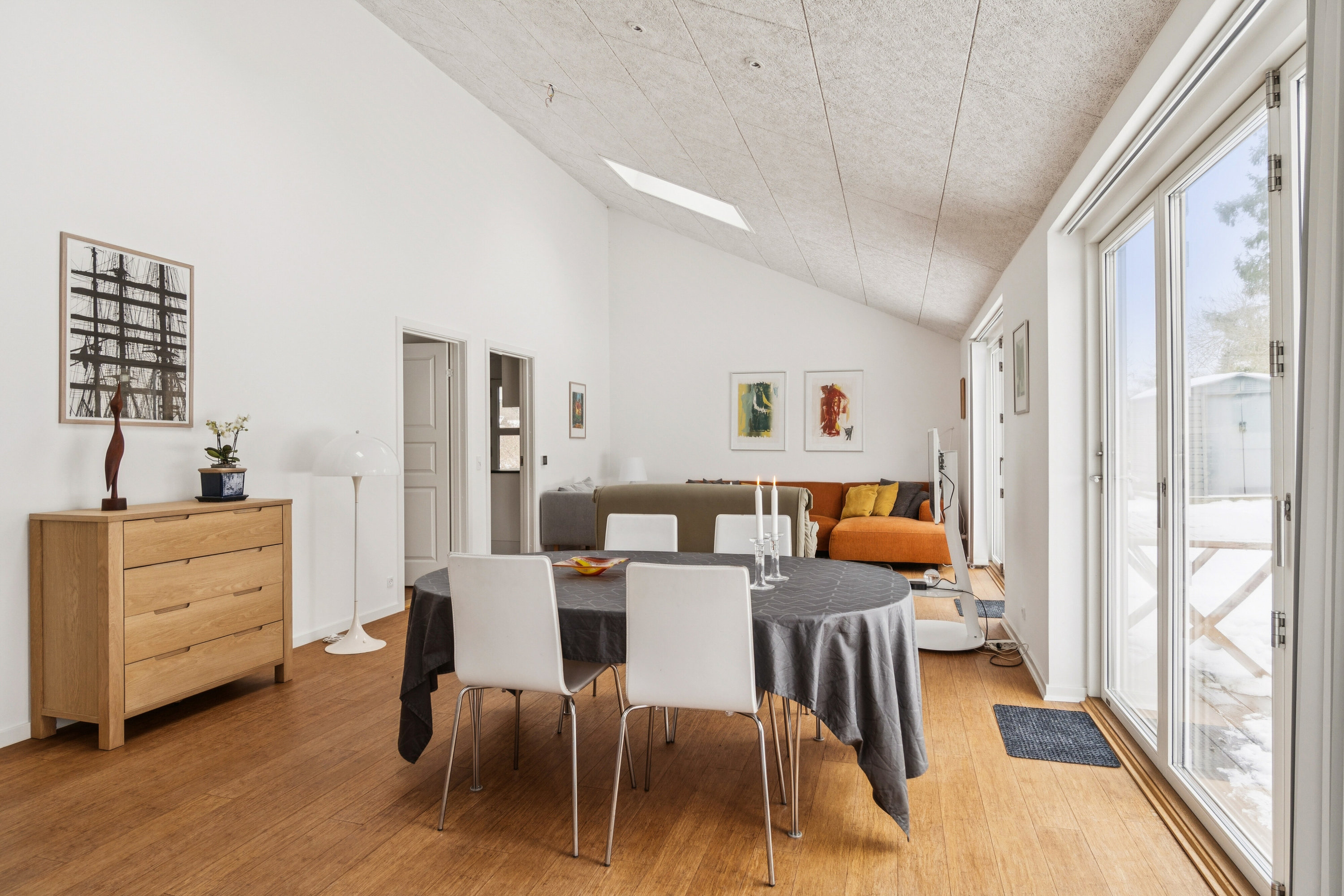 Fremhævet spisestue billede i fuldskærmstilstand. Billede af Kastanievænget 10, Bøged Strand, 4720 Præstø