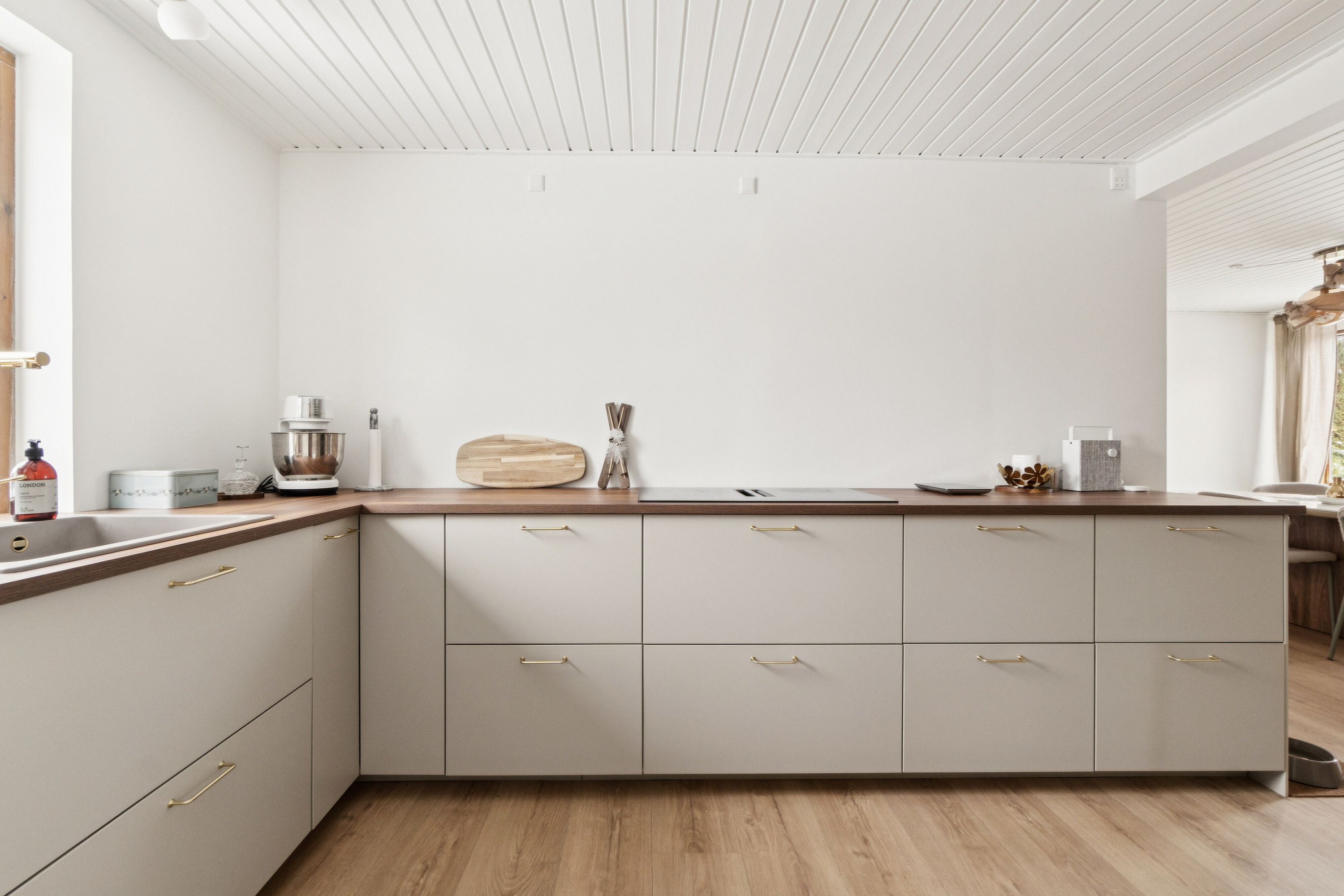 Fremhævet køkken billede i fuldskærmstilstand. Billede af Engstrupgårdsvej 18, 2650 Hvidovre