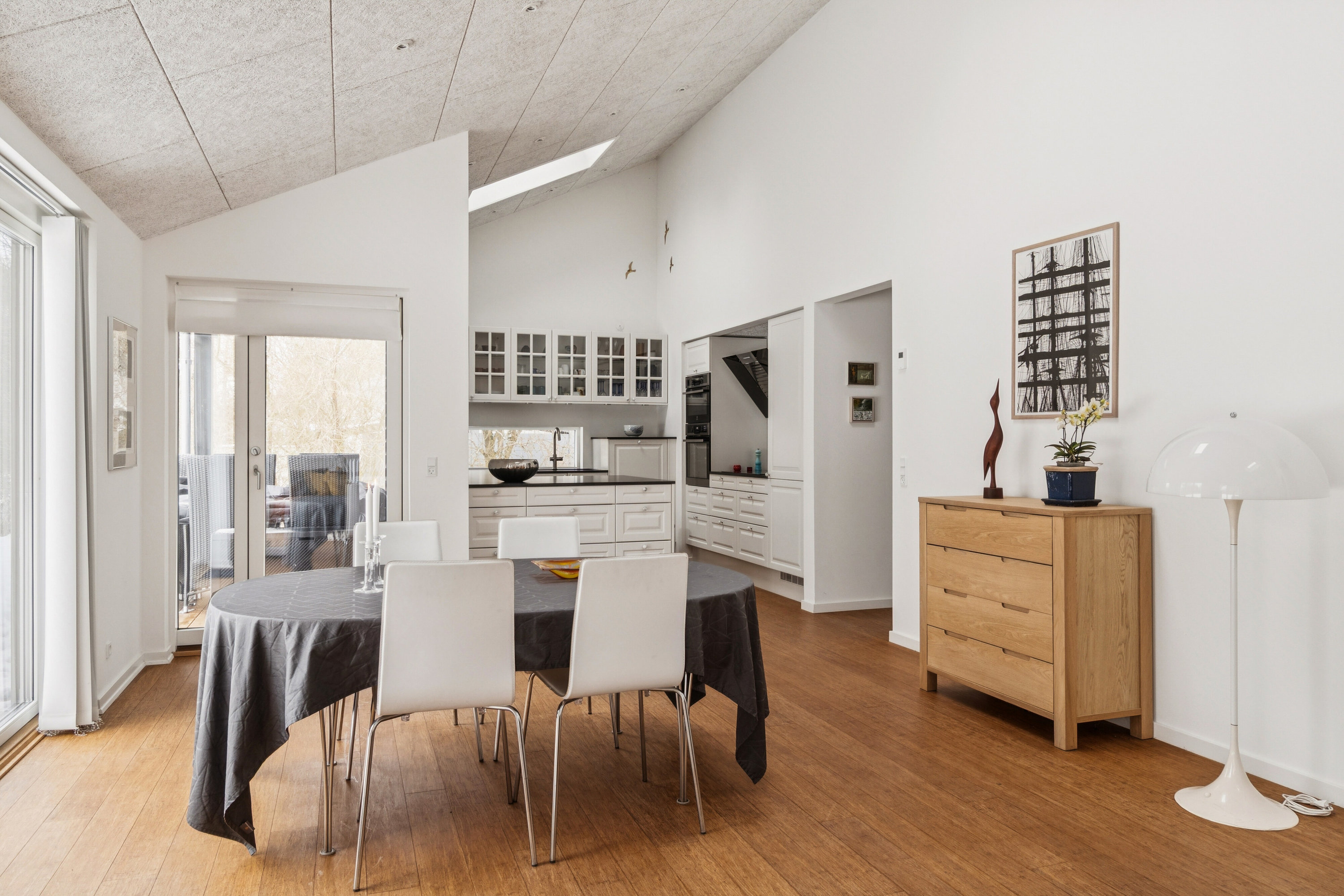 Fremhævet spisestue billede i fuldskærmstilstand. Billede af Kastanievænget 10, Bøged Strand, 4720 Præstø