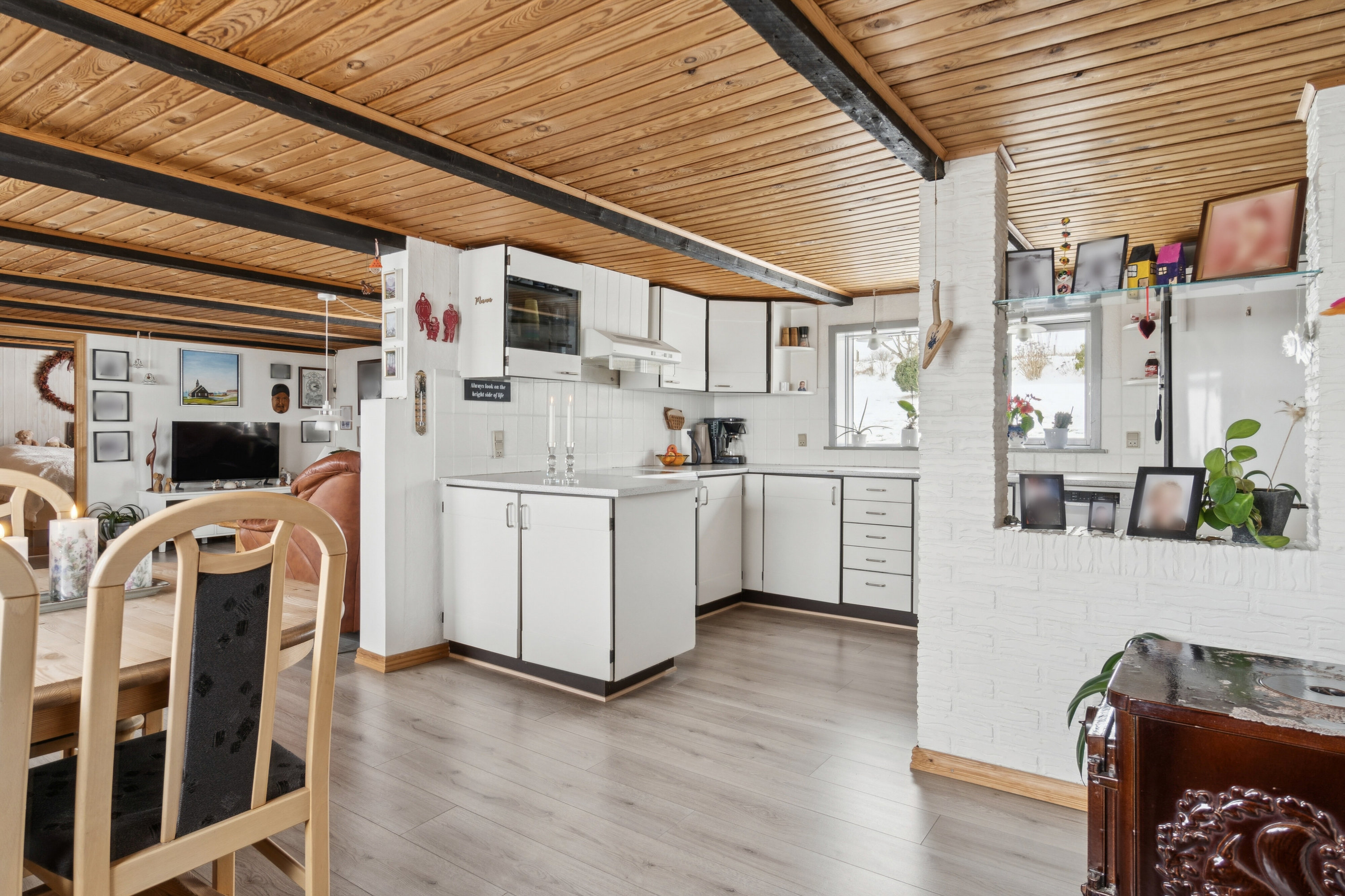 Fremhævet køkken billede i fuldskærmstilstand. Billede af Landevejen 33, Heltborg, 7760 Hurup Thy